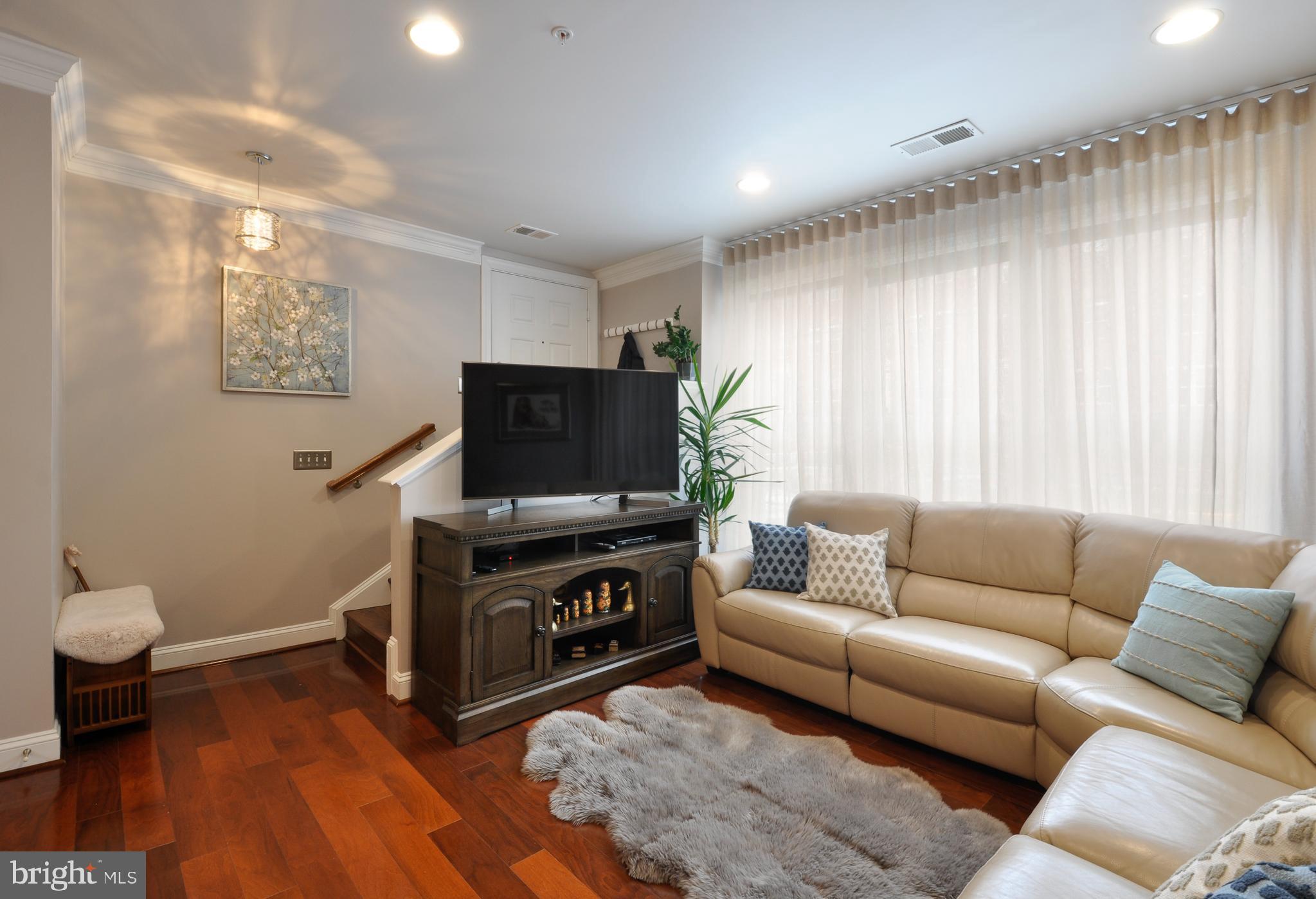 POTOMAC CLUB - Residential