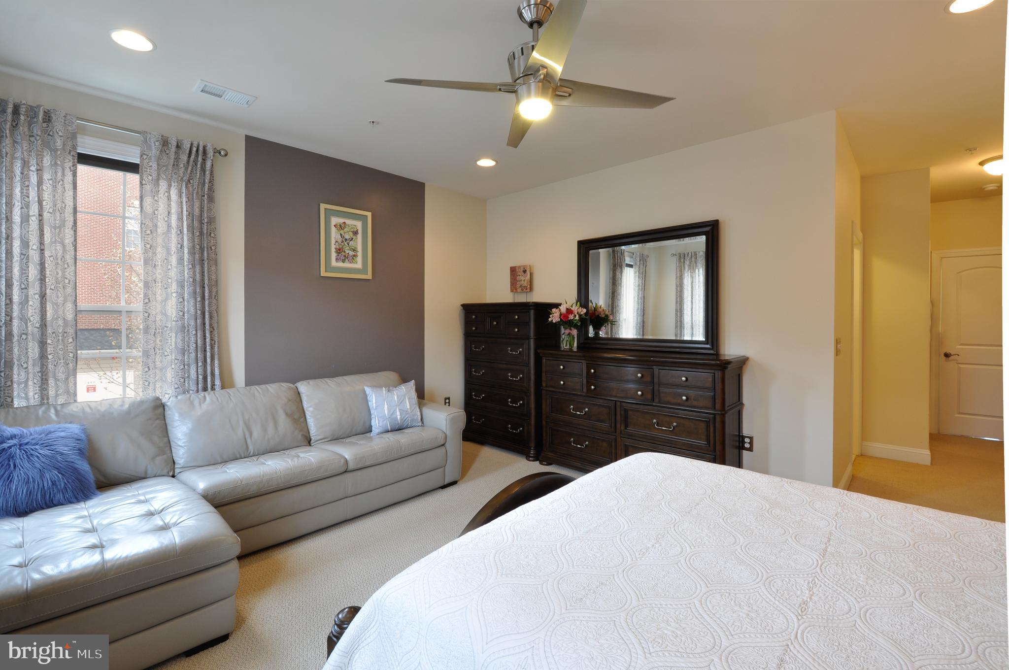 POTOMAC CLUB - Residential