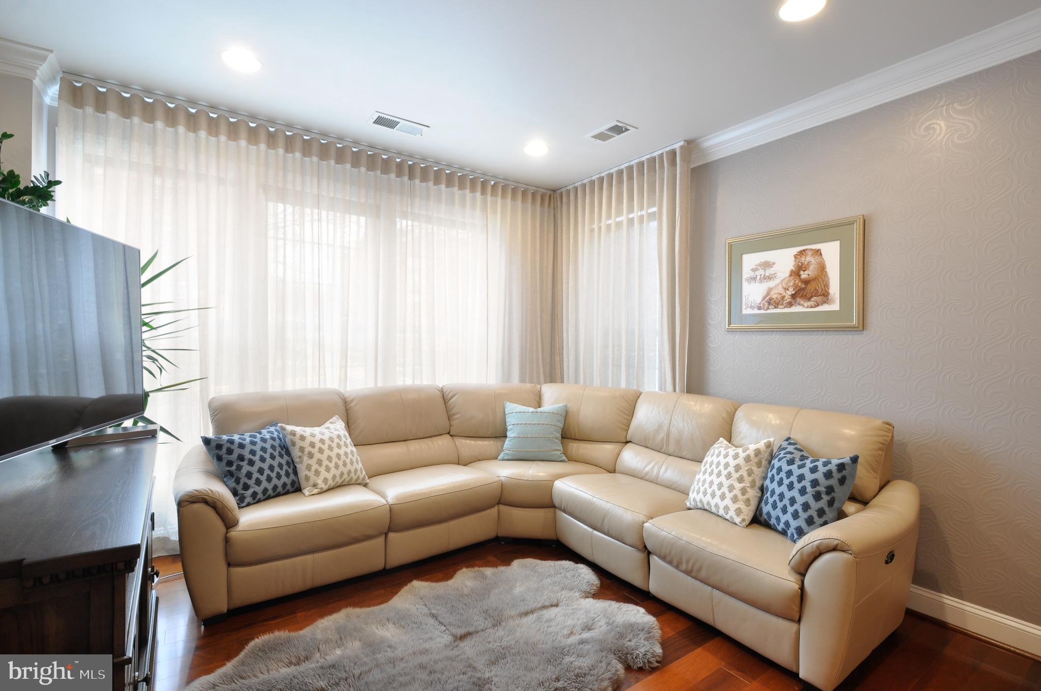 POTOMAC CLUB - Residential