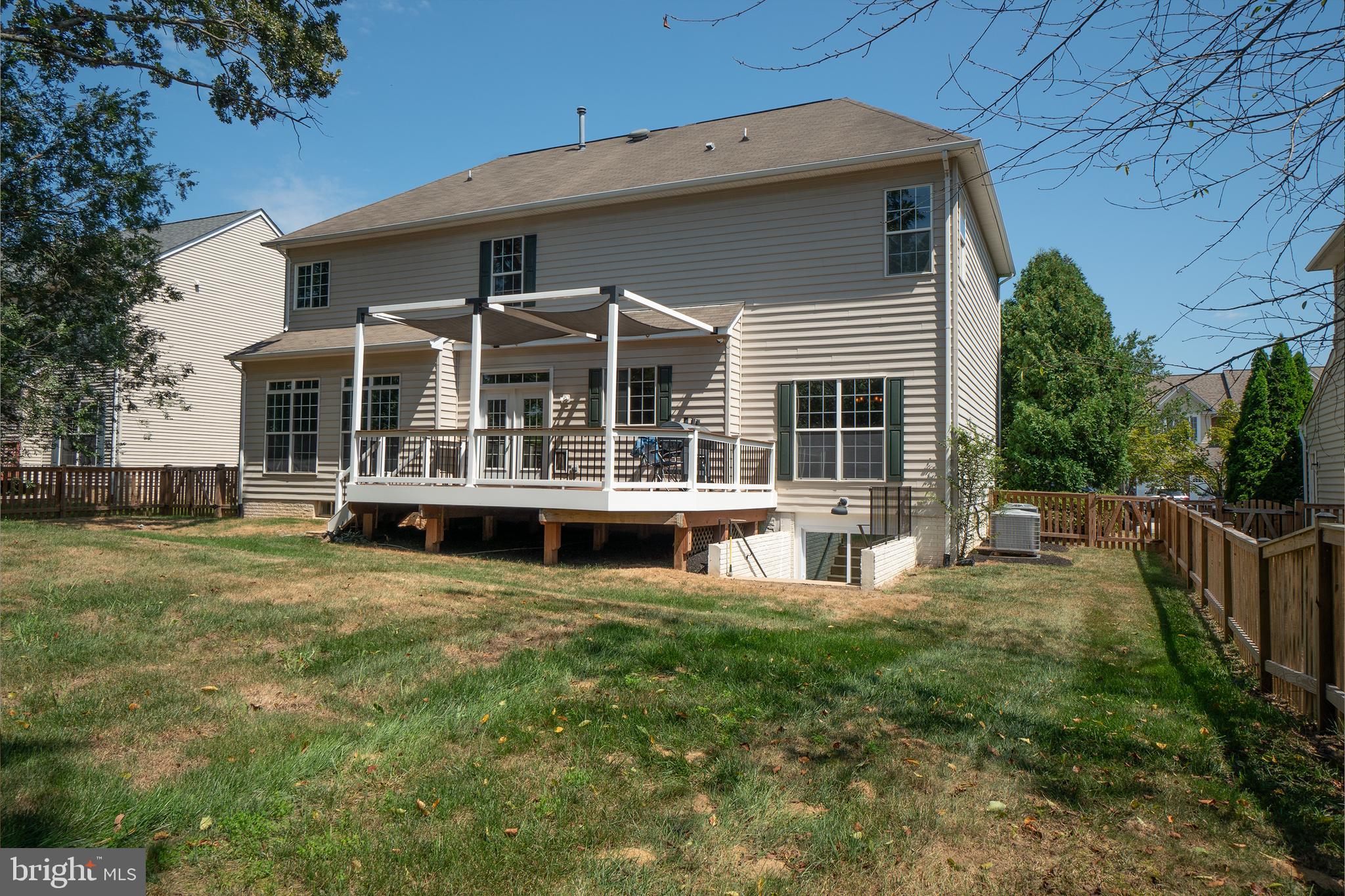 5662 CARIBBEAN COURT