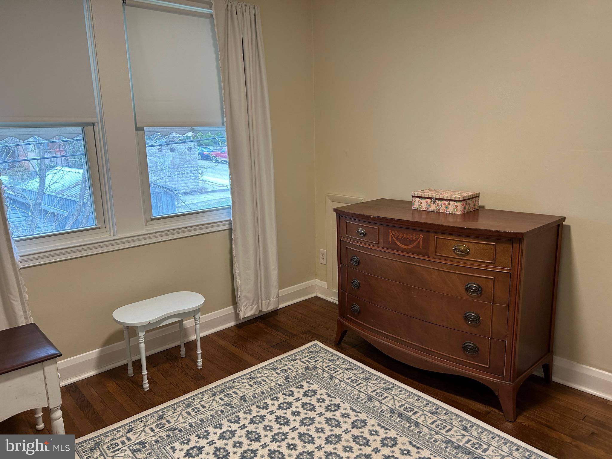 MEDFIELD - Residential