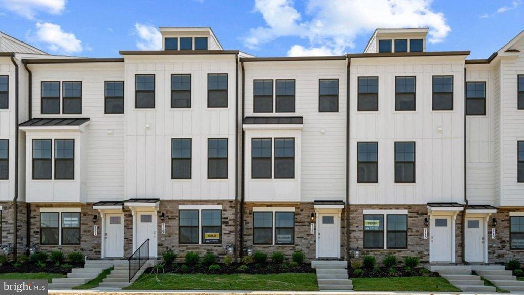 Photo of 326 Ensemble Way, FREDERICK, MD 21701 (MLS # MDFR2072866)
