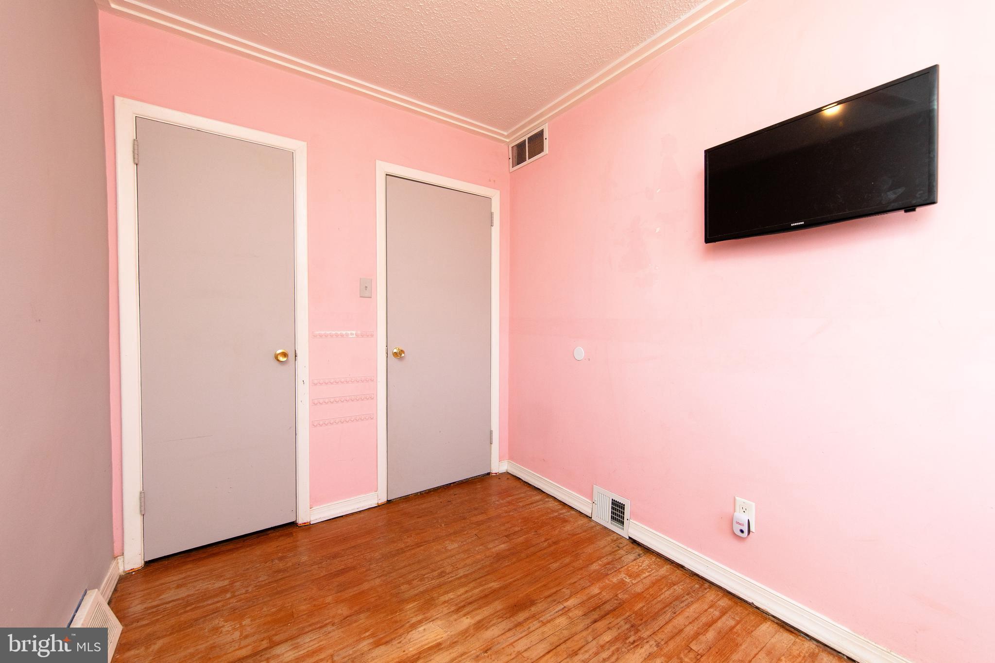 ROXBOROUGH - Residential