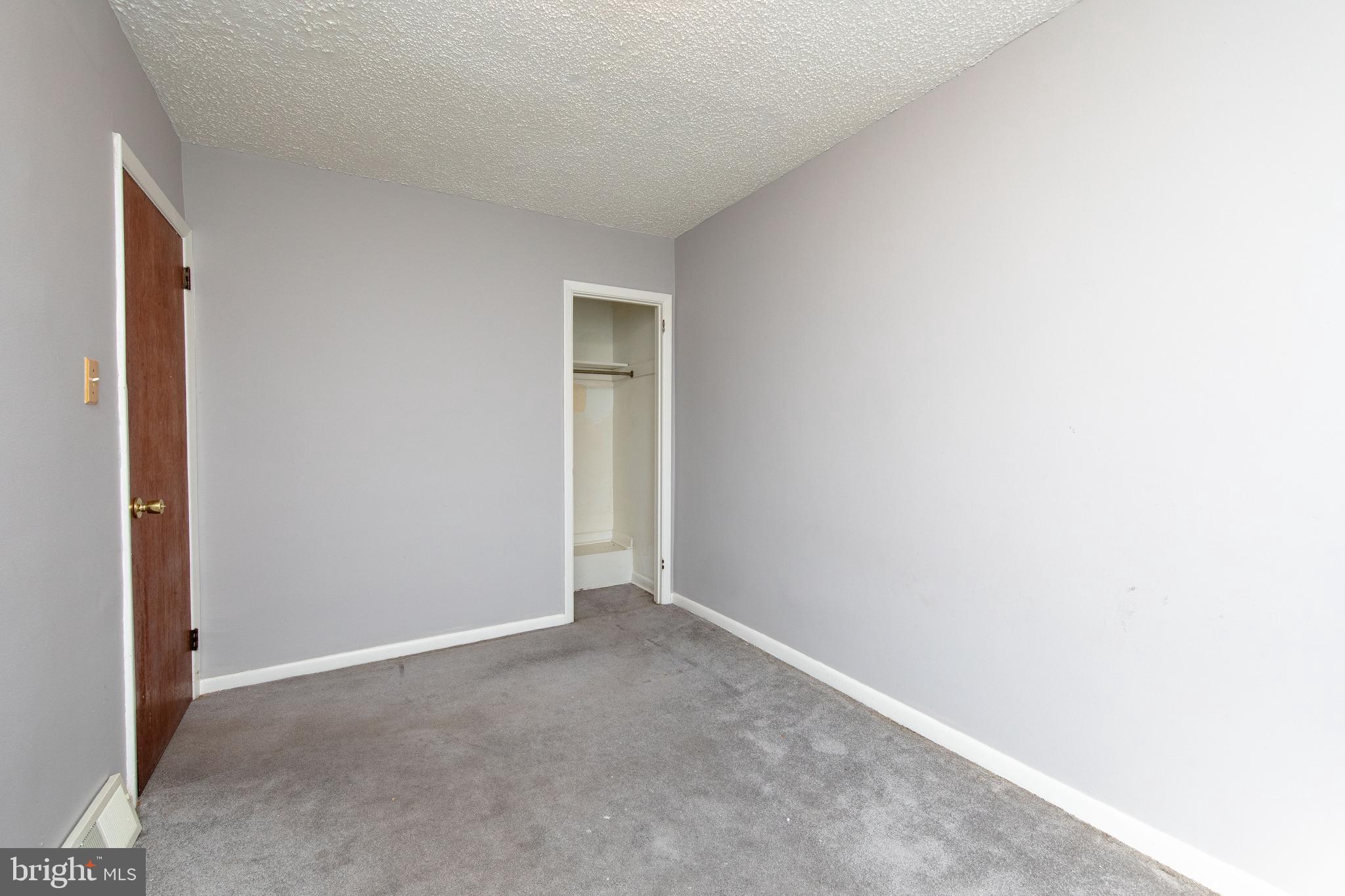 ROXBOROUGH - Residential