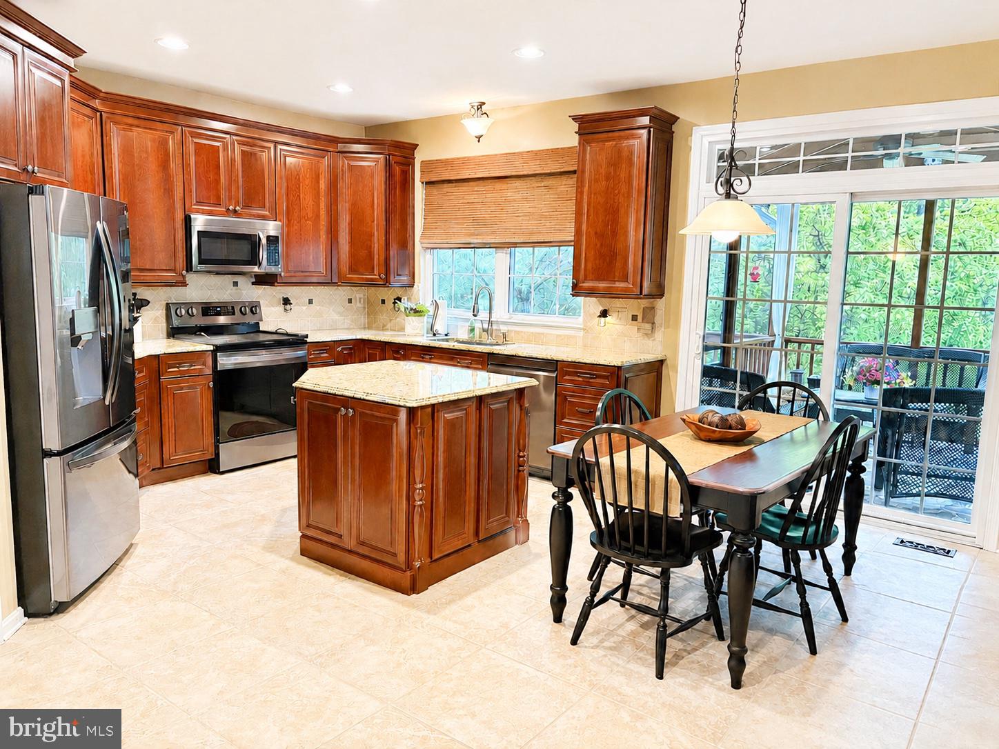 3336 GOVERNOR HOWARD DRIVE