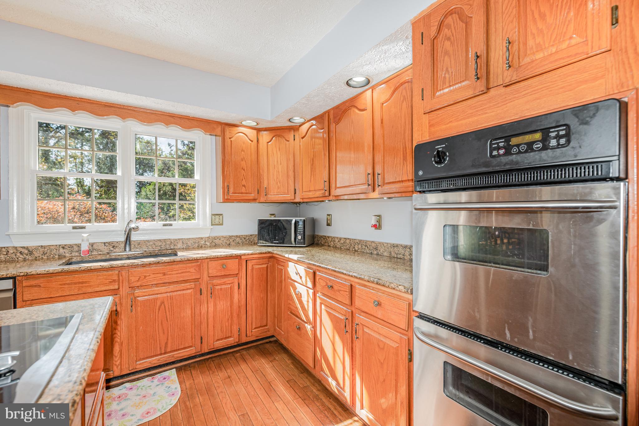 OVERVIEW MANOR - Residential