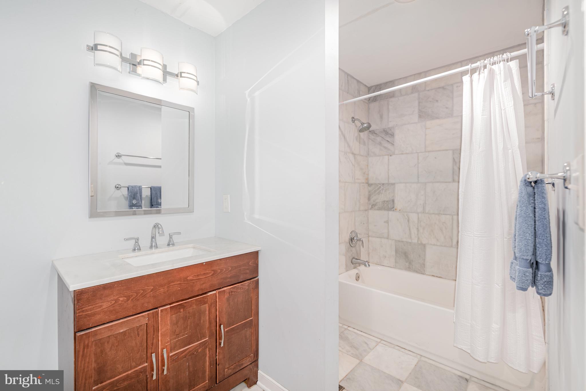 OVERVIEW MANOR - Residential