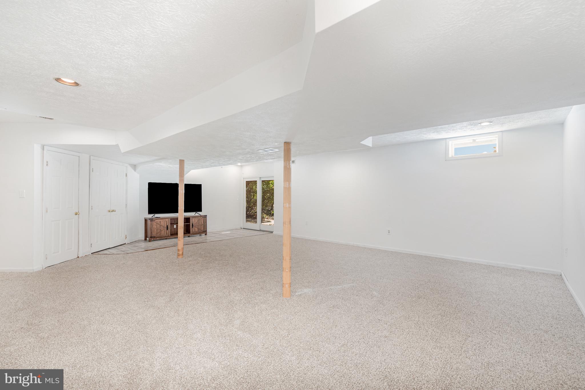 OVERVIEW MANOR - Residential