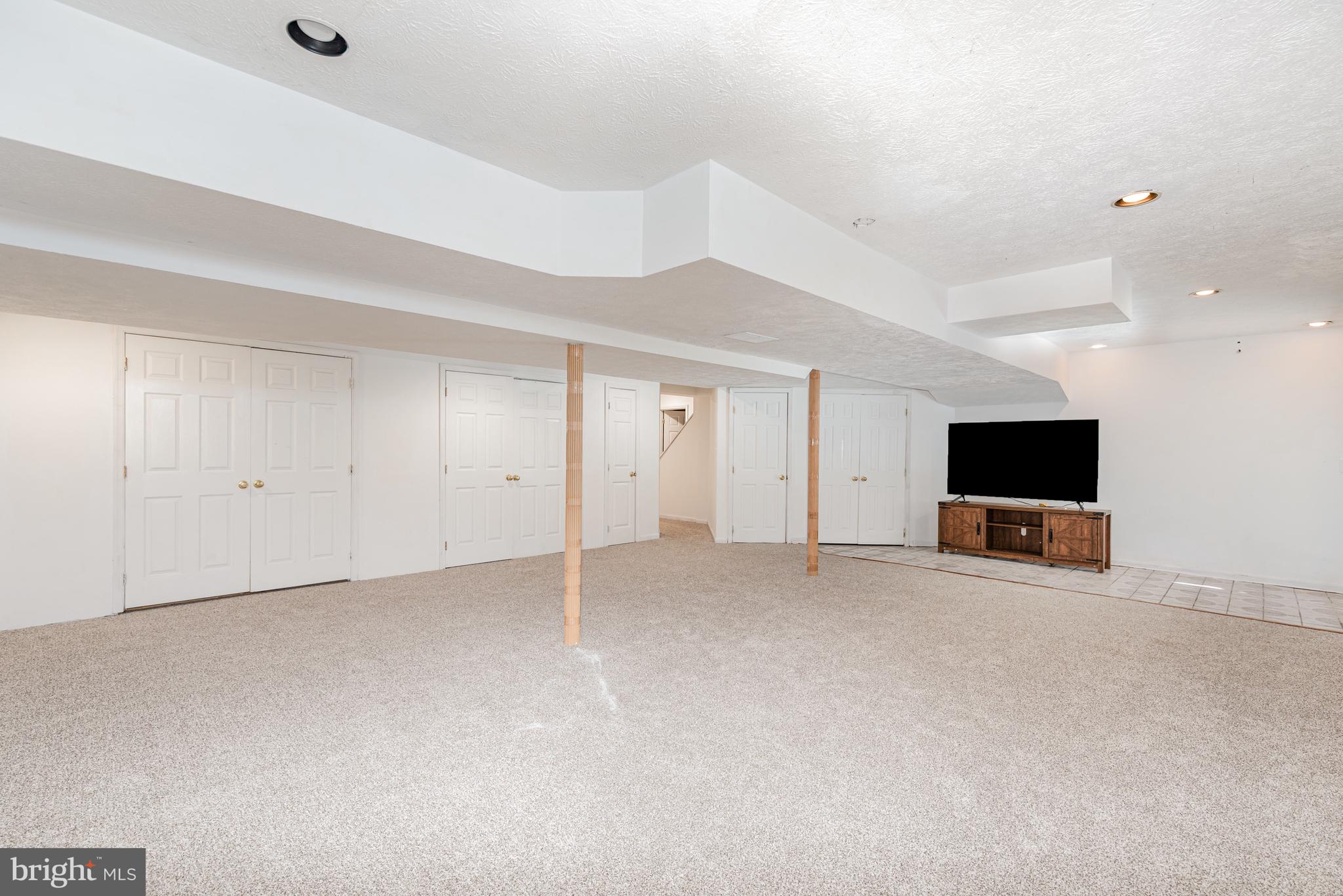 OVERVIEW MANOR - Residential