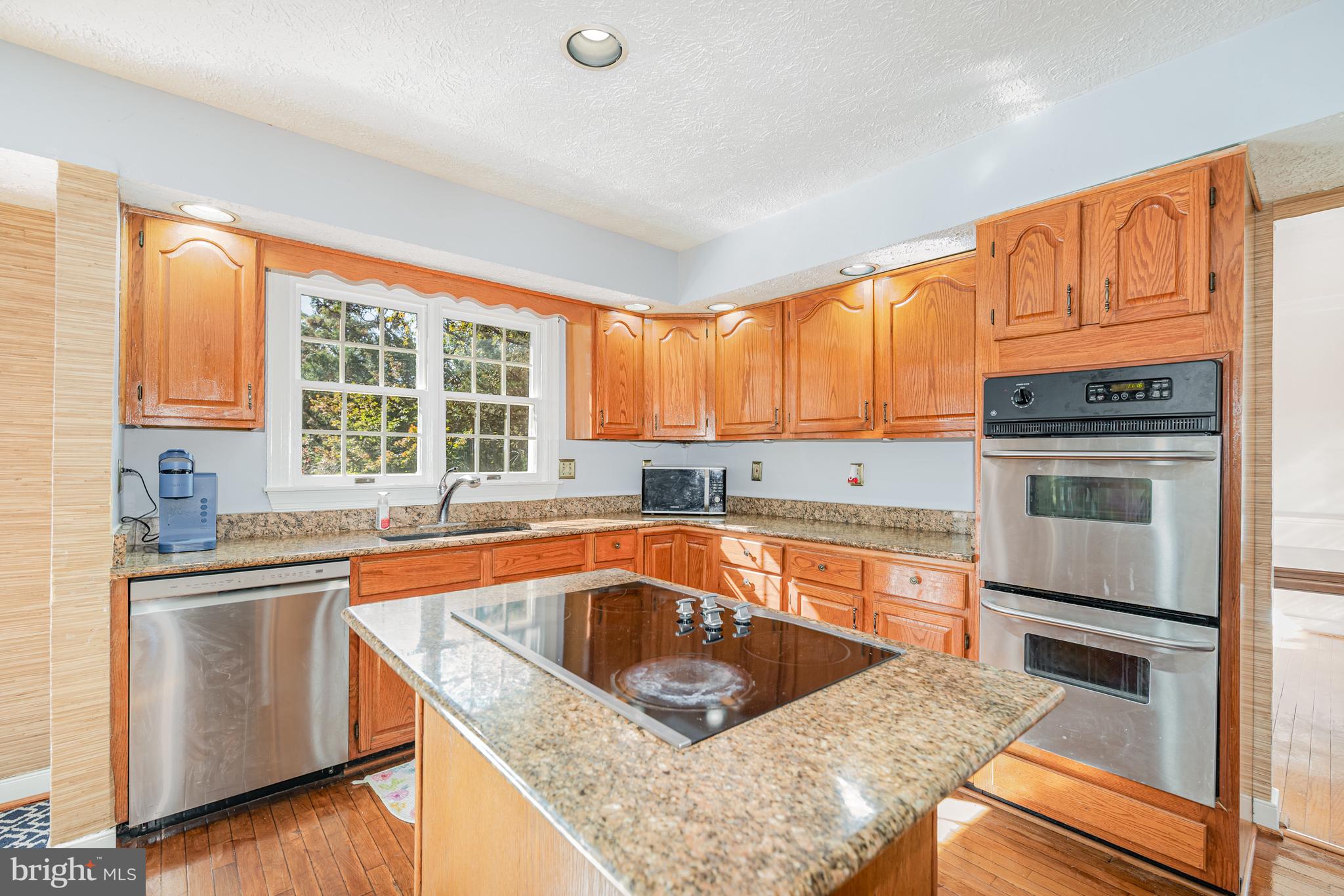 OVERVIEW MANOR - Residential