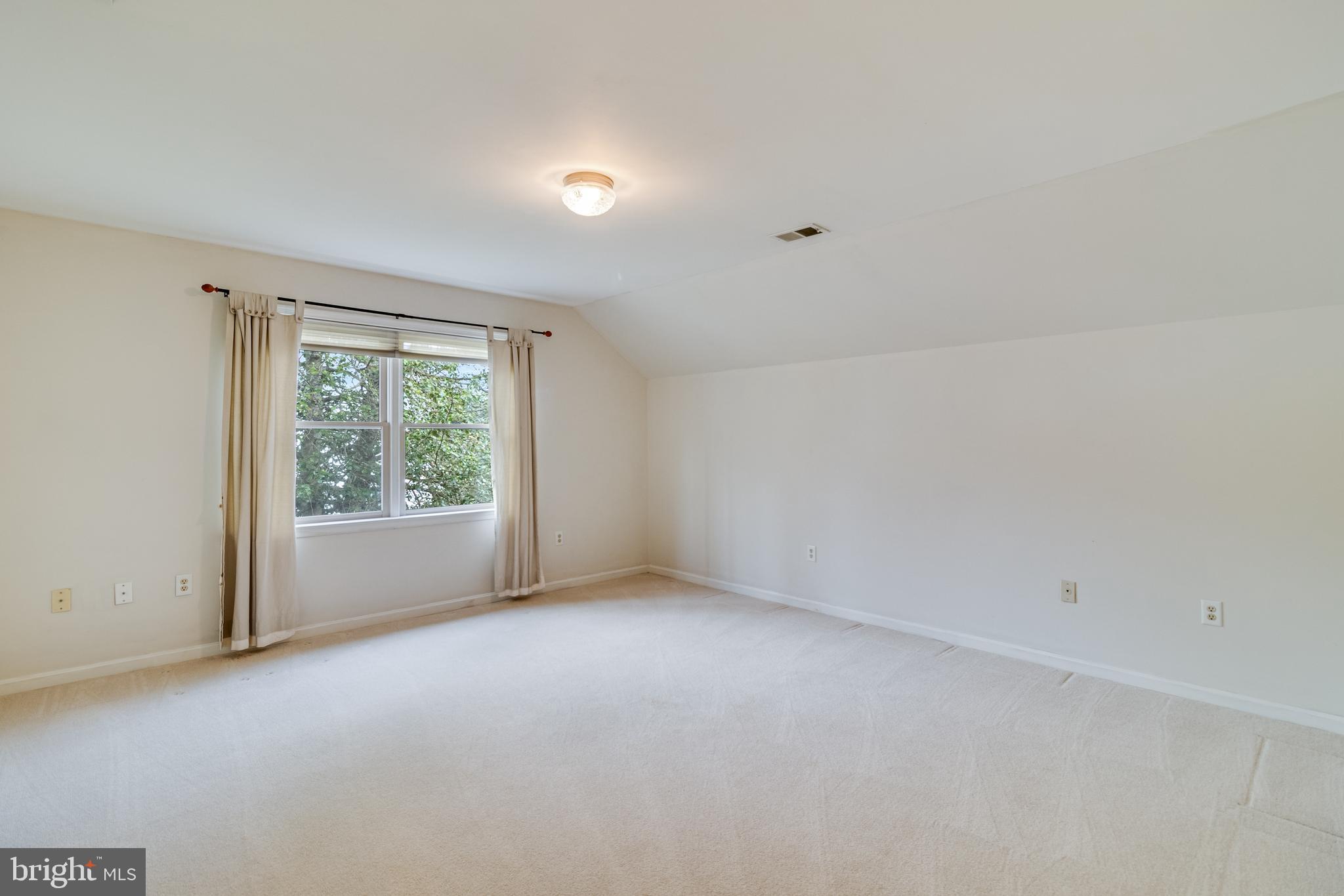 KINGS GRANT LA PLATA - Residential