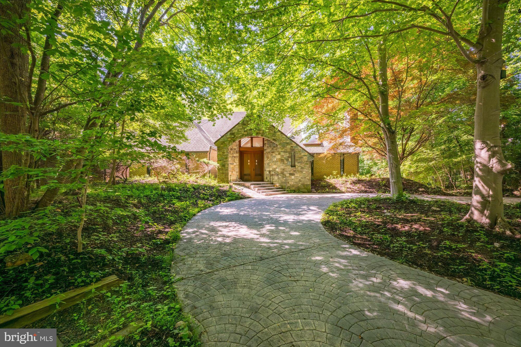 7575 POTOMAC FALLS ROAD