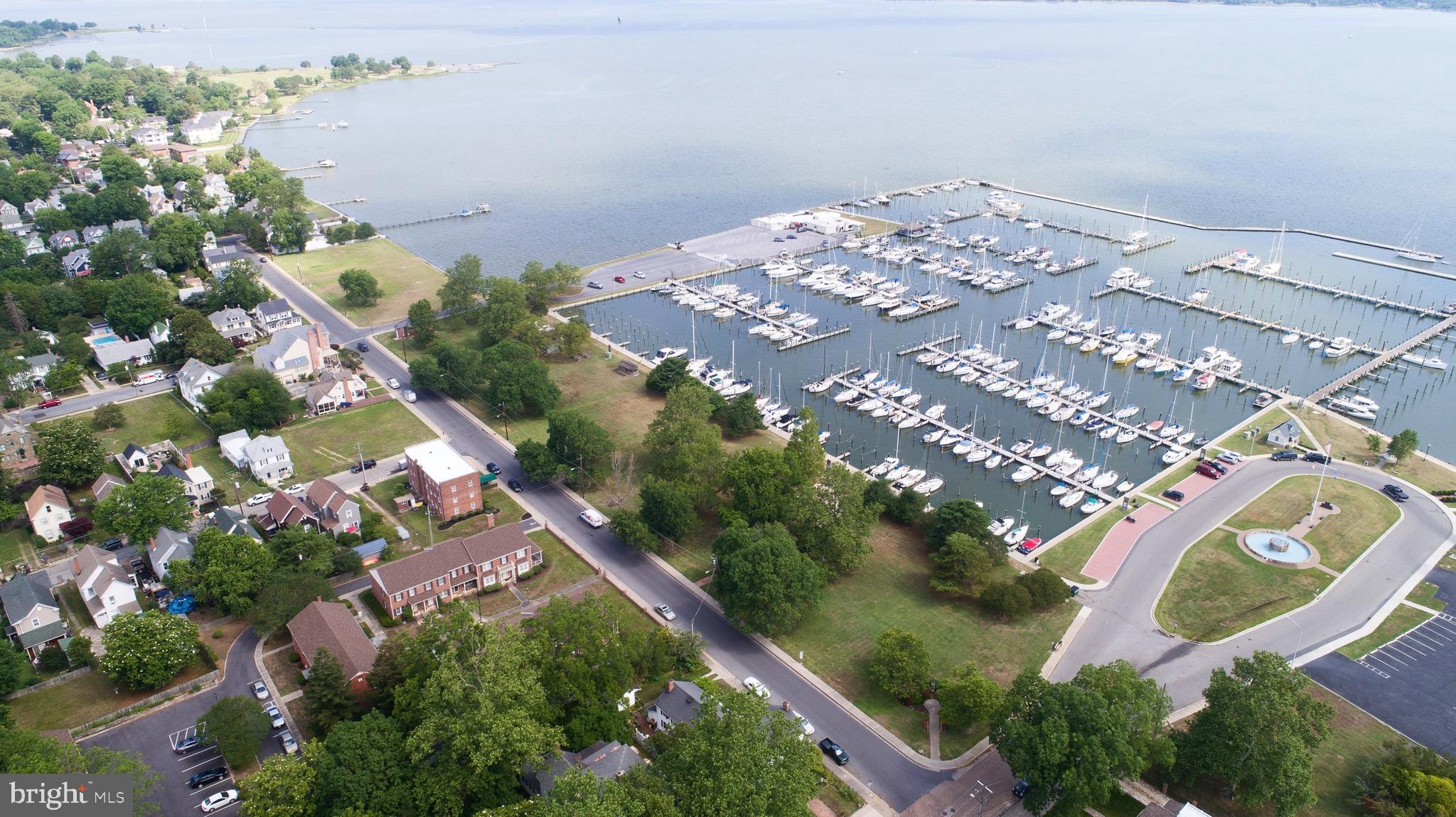 RIVERVIEW TOWNHOUSES - Residential