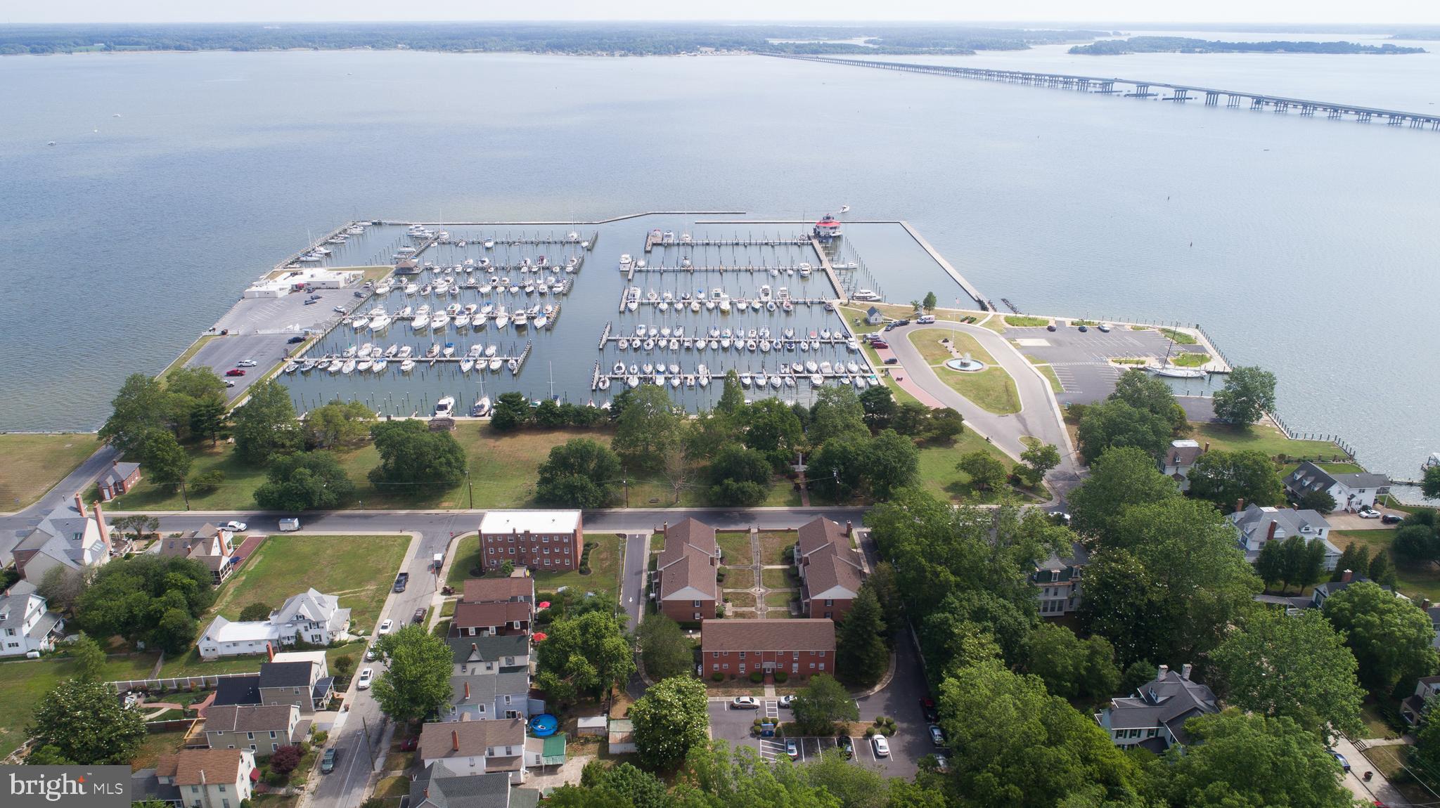 RIVERVIEW TOWNHOUSES - Residential