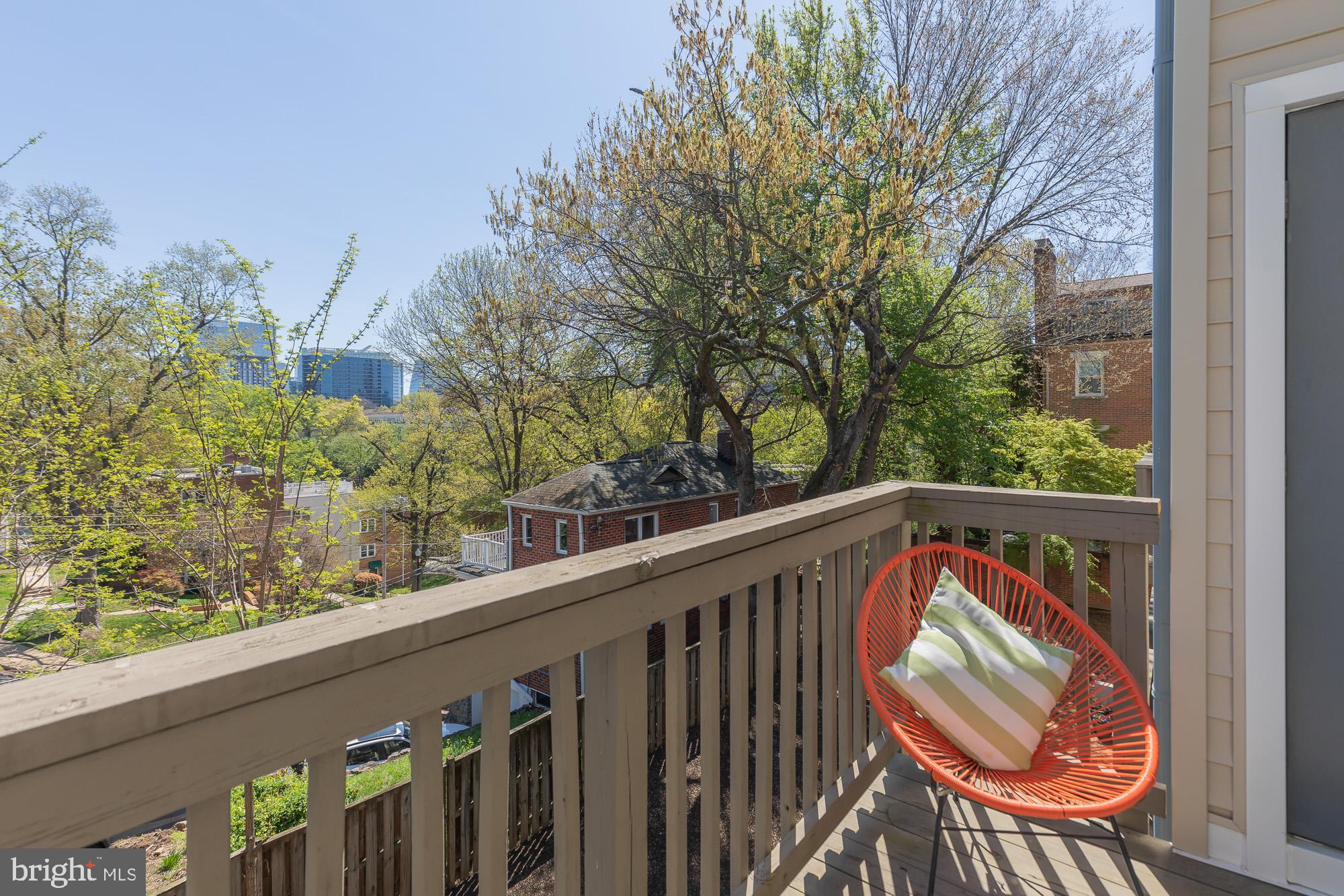 ROSSLYN - Residential