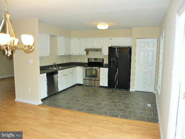 NOTTINGHAM VILLAGE - Residential