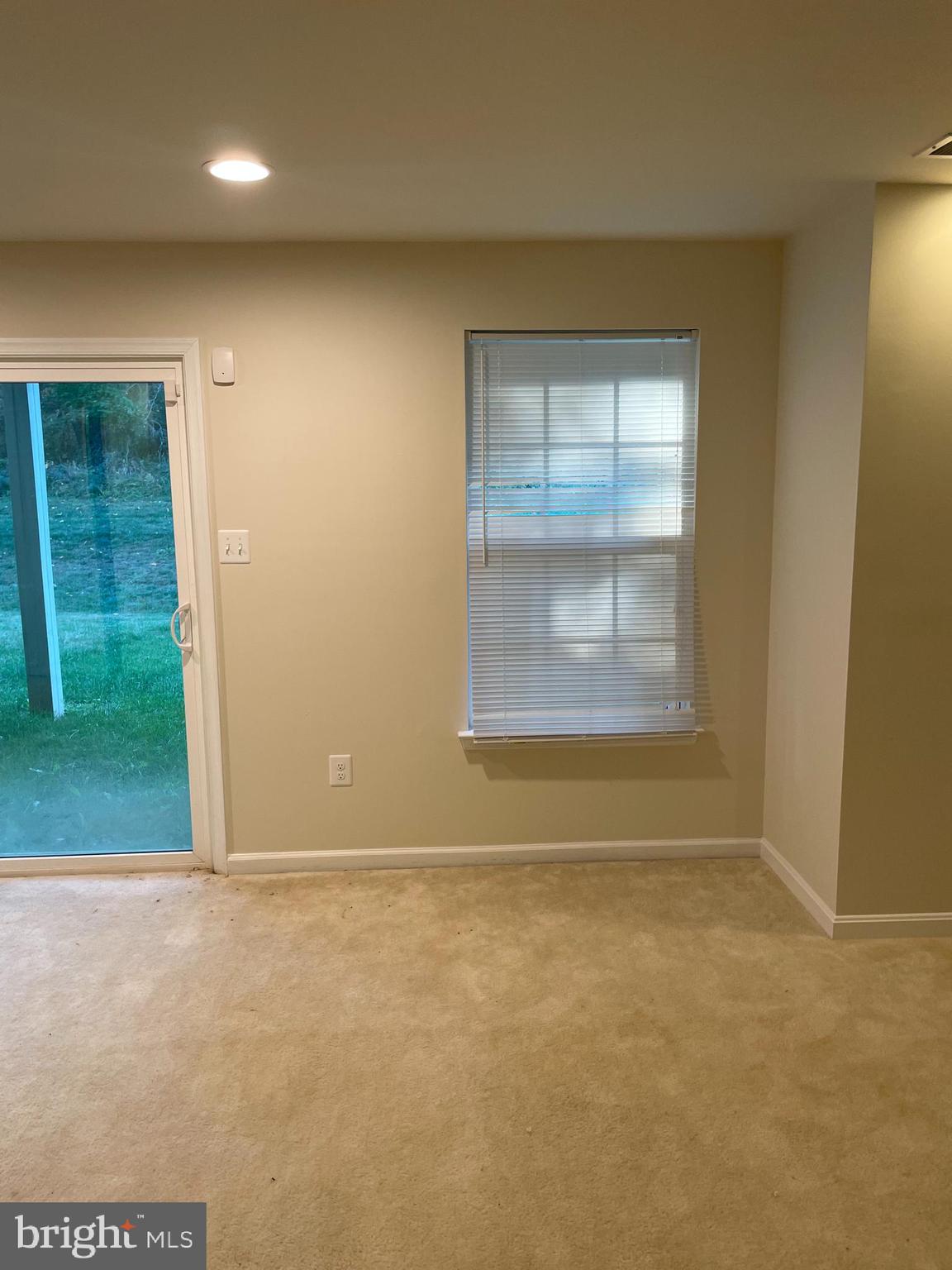 ADAMS CROSSING - Residential Lease