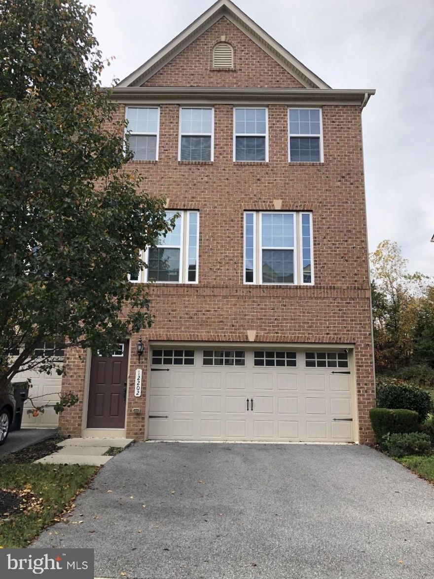 A beautiful  Basement Studio / Apartment ready to move in with all utilities, Lawn care, and Wi-Fi connection included in the monthly rent.  This property is located  near several shopping areas stores and also a Mall and  Restaurant's within  3-6 miles in distance. The owner will have the carpet clean before the tenant moves in. The pet deposit of $350.00 Non- Refundable. All applicant's over 18 must fill out an application $38 fee per application and no smoking. The owner required a credit  score of 650 and up  with no late payments notice or evictions.  Property is owner occupied.

Please no showing before 9:30am and after 8:00pm daily thanks.