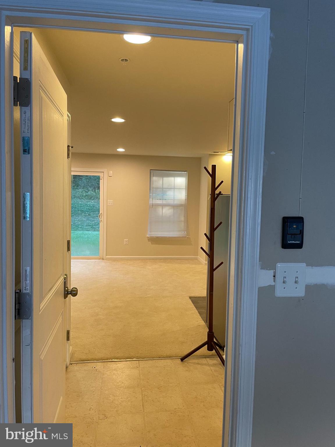 ADAMS CROSSING - Residential Lease