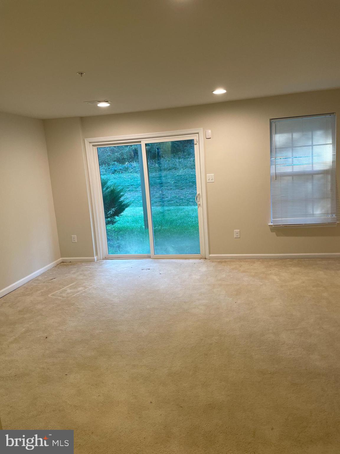 ADAMS CROSSING - Residential Lease