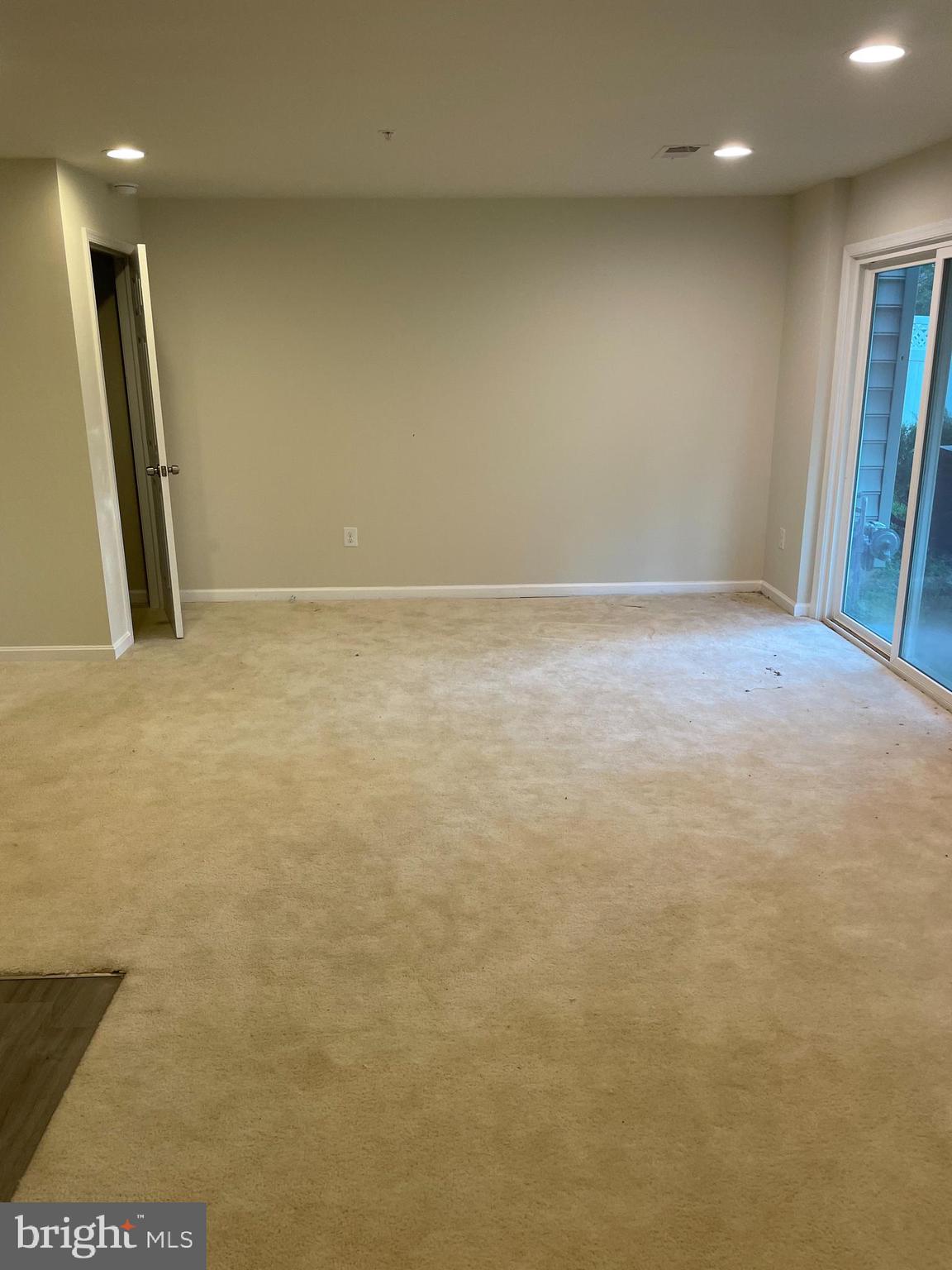 ADAMS CROSSING - Residential Lease