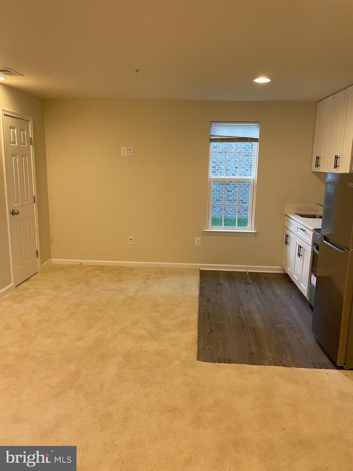 ADAMS CROSSING - Residential Lease