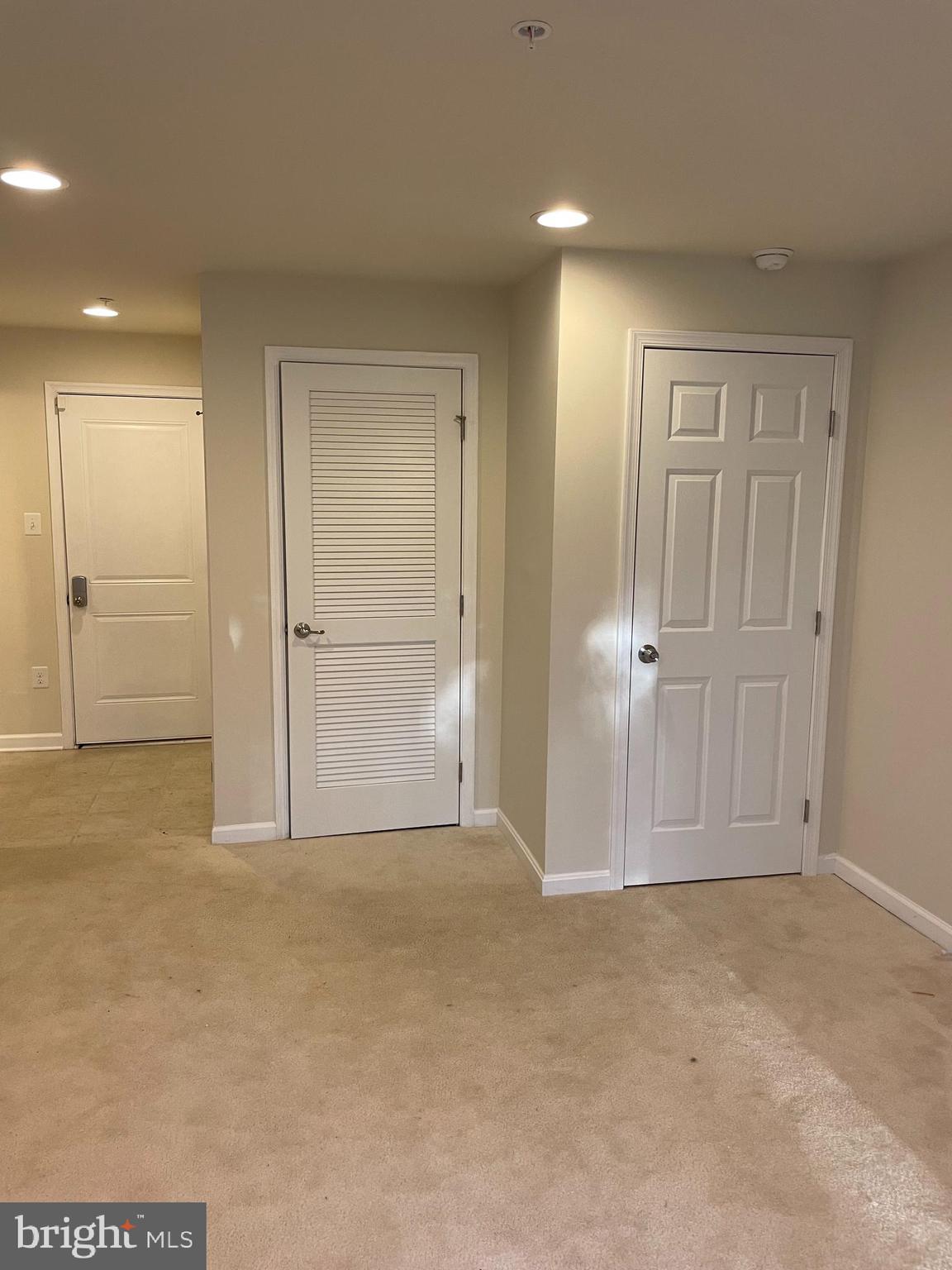 ADAMS CROSSING - Residential Lease