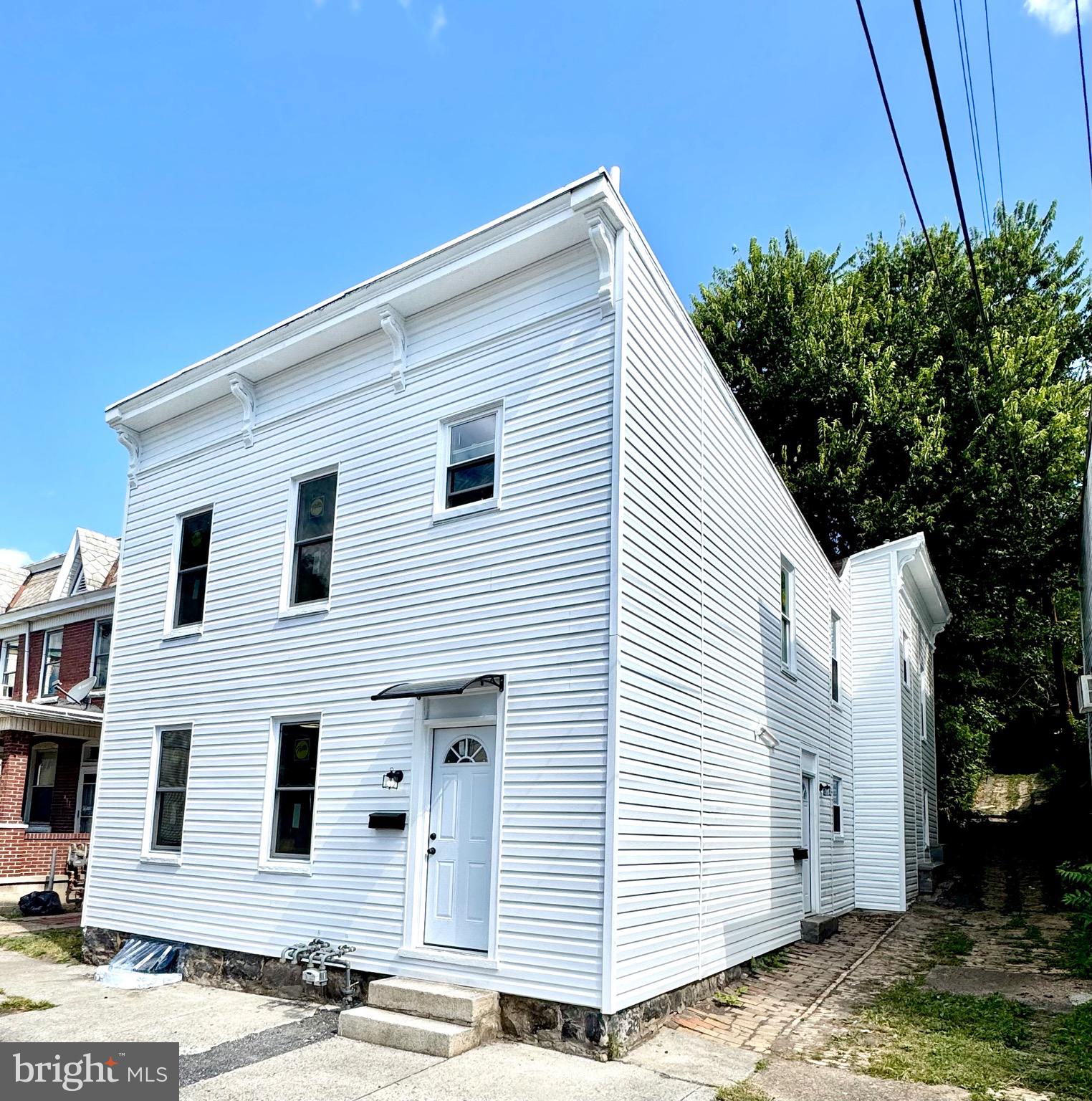 This beautifully updated duplex features two spacious units, each with 2 bedrooms. One unit offers 1 full bath, while the other provides 1.5 baths for extra convenience. Both units have been completely remodeled from top to bottom, blending modern style with efficiency.
Upgrades include brand-new siding, roof, windows, and doors, along with all new plumbing and forced-air heating systems. Inside, you’ll find new flooring, updated kitchens with sleek cabinetry, countertops, and brand-new appliances, plus freshly renovated bathrooms.
Whether you’re looking for a smart investment property or a home where you can live in one unit and rent the other, this duplex checks all the boxes. Turnkey, low-maintenance, and ready for its next chapter.