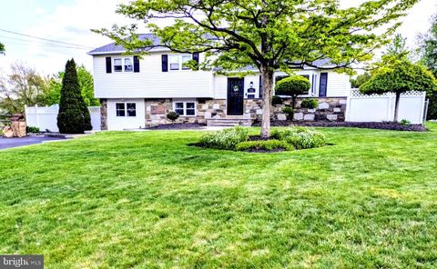 712 IVYLAND ROAD WARMINSTER PA 18974