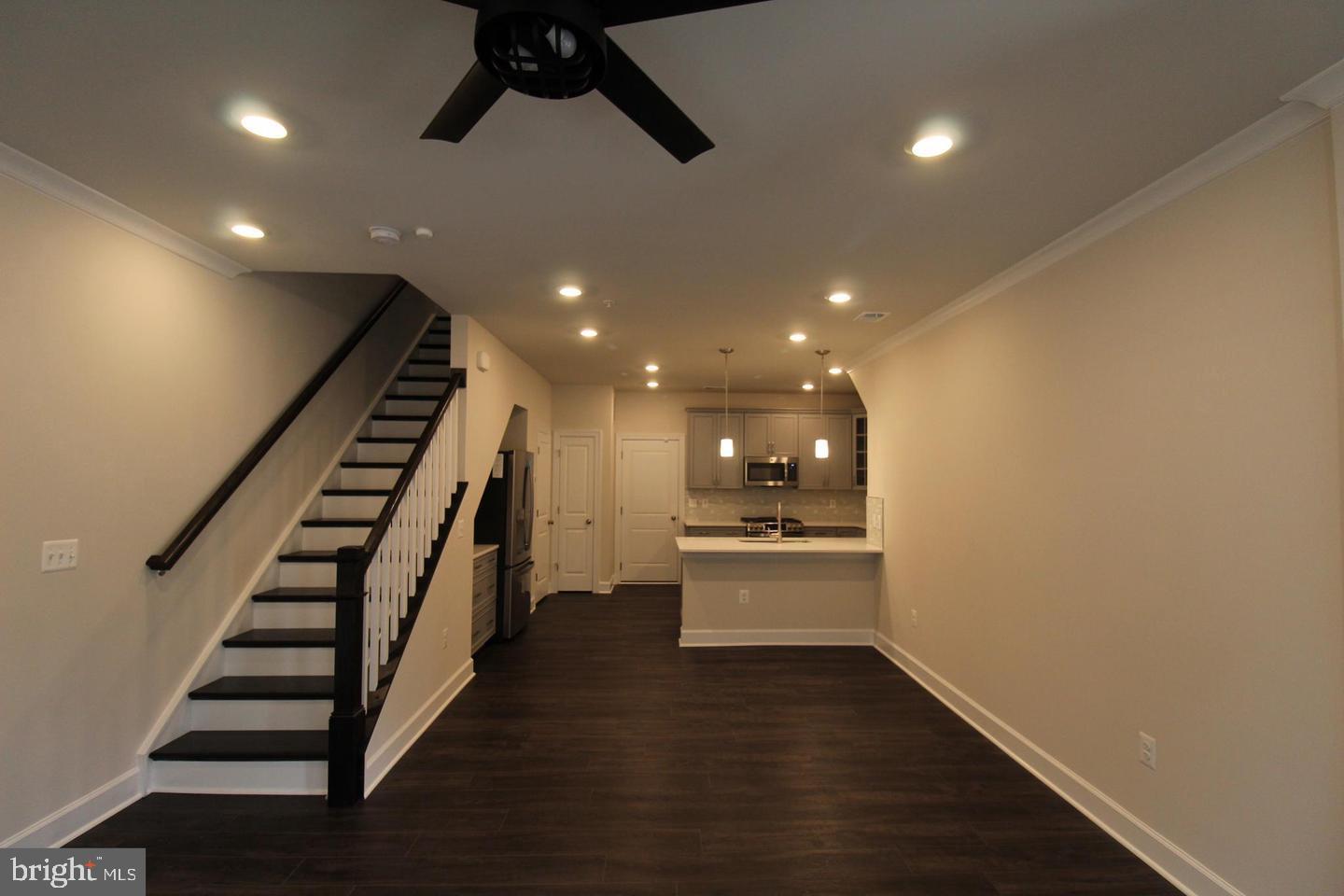 METRO WALK AT MOOREFIELD STATION - Residential Lease