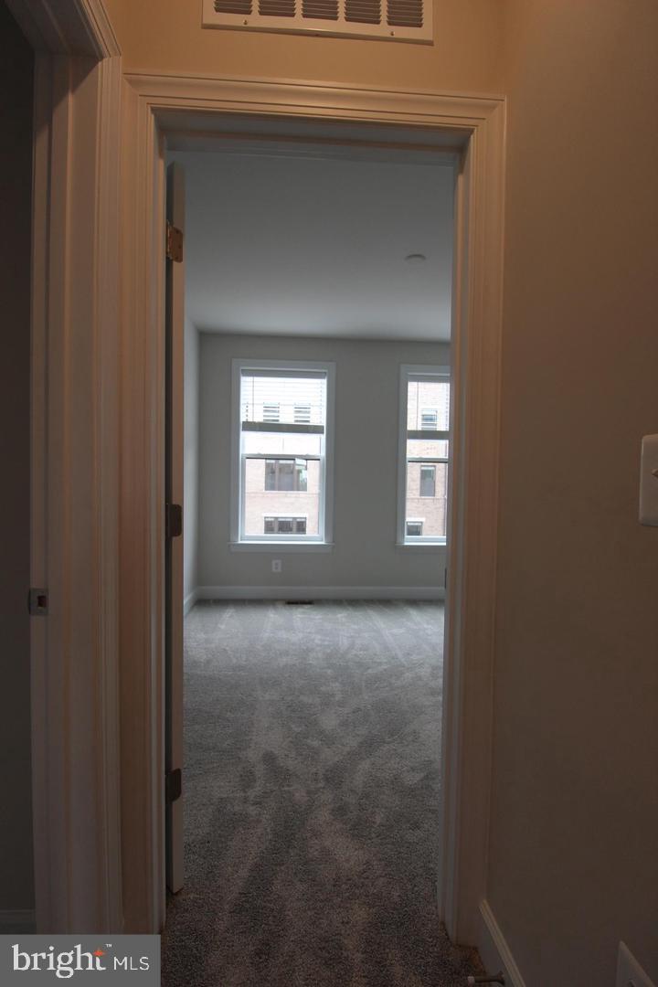 METRO WALK AT MOOREFIELD STATION - Residential Lease