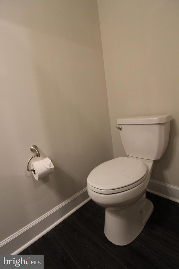 METRO WALK AT MOOREFIELD STATION - Residential Lease