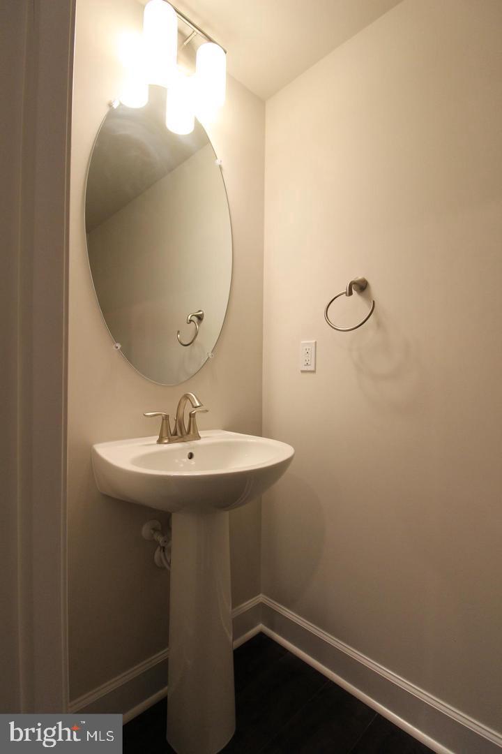 METRO WALK AT MOOREFIELD STATION - Residential Lease