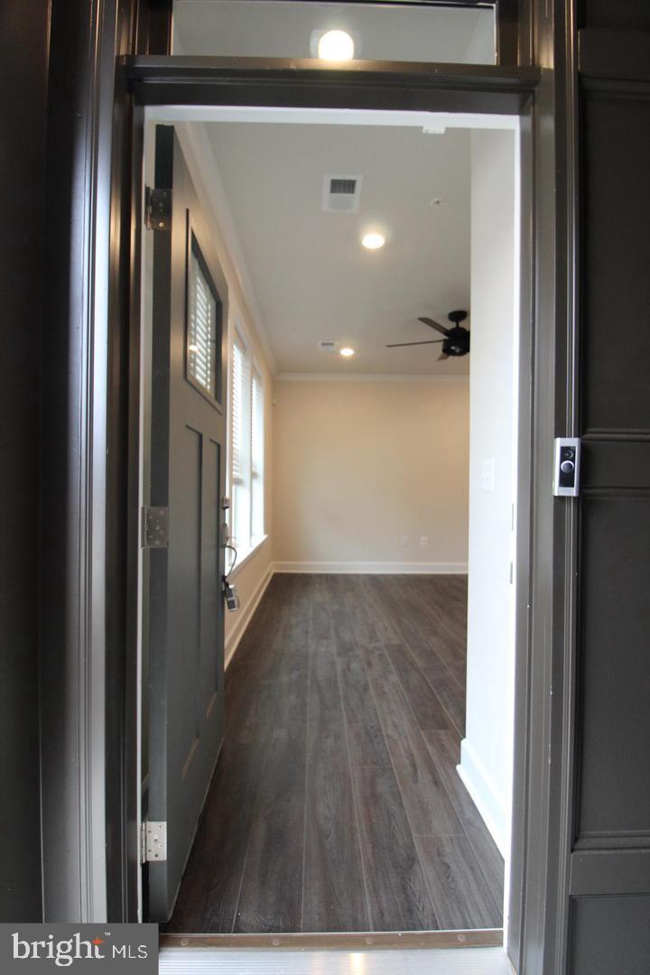 METRO WALK AT MOOREFIELD STATION - Residential Lease