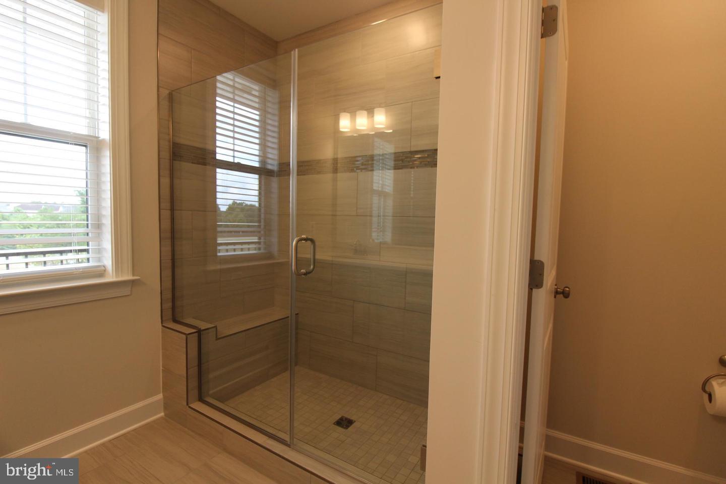 METRO WALK AT MOOREFIELD STATION - Residential Lease