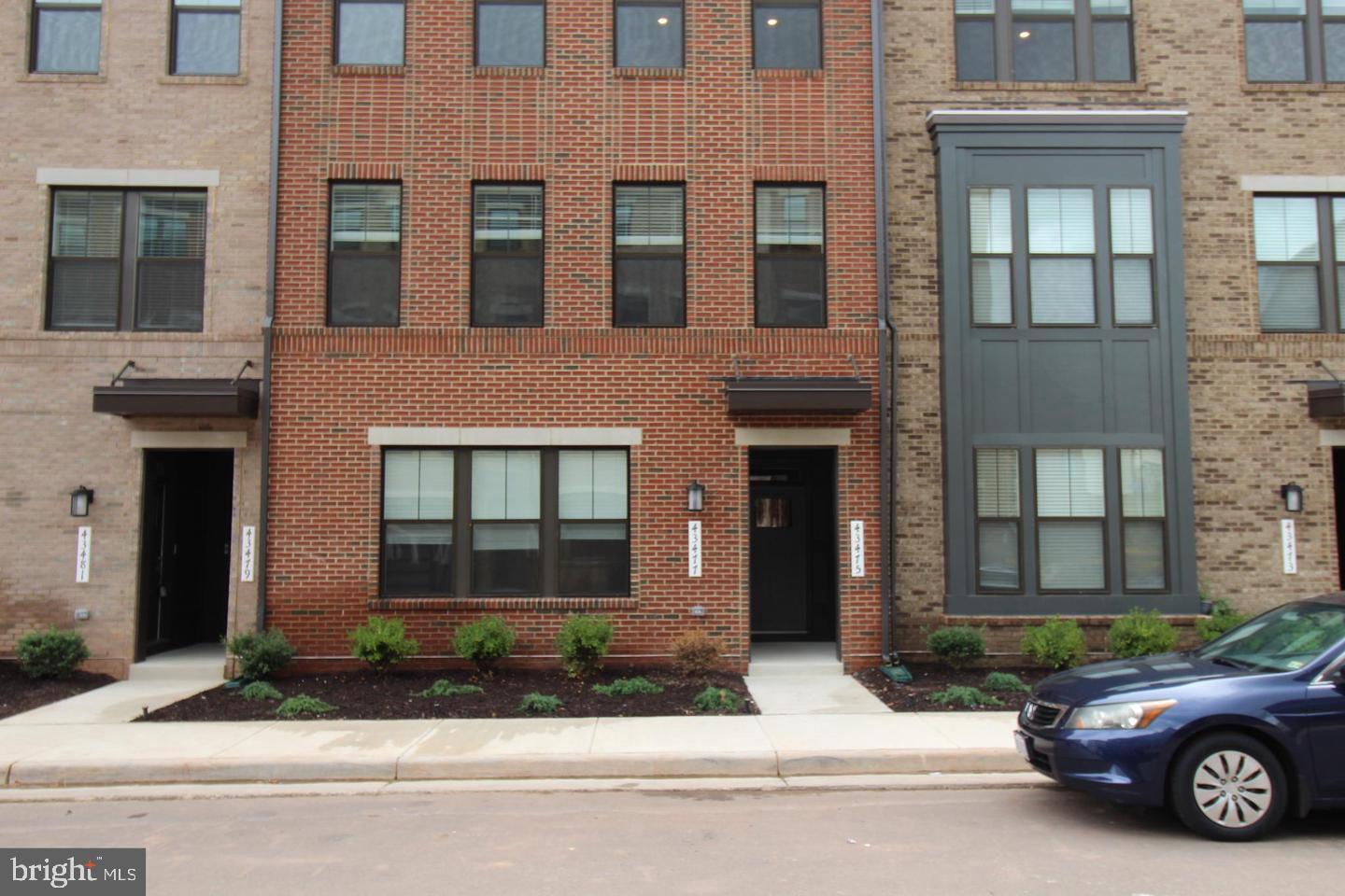 METRO WALK AT MOOREFIELD STATION - Residential Lease