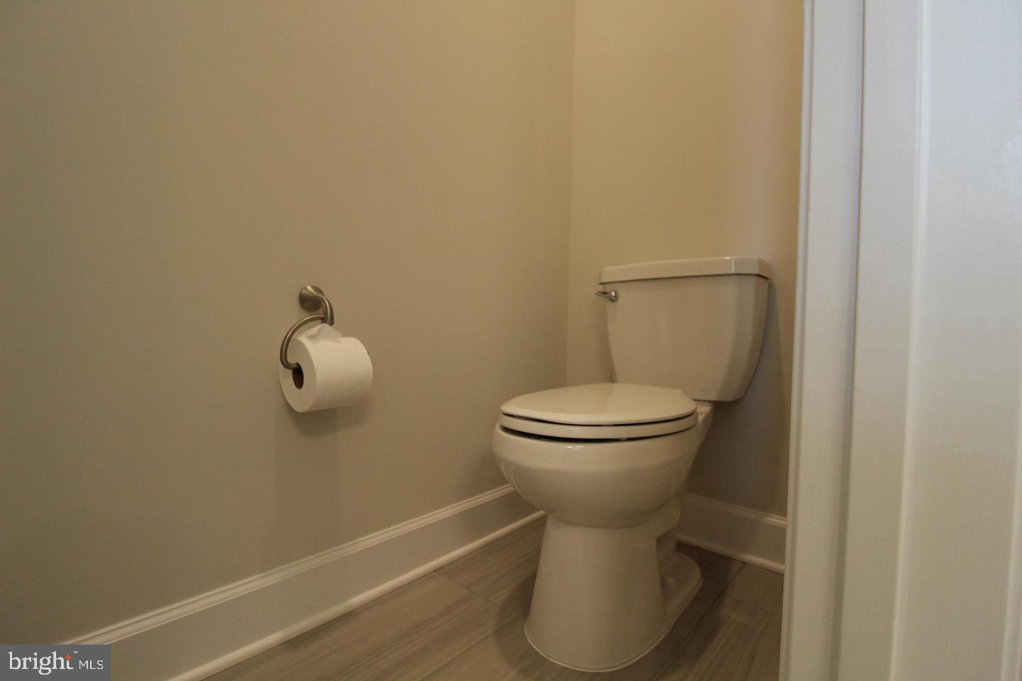 METRO WALK AT MOOREFIELD STATION - Residential Lease