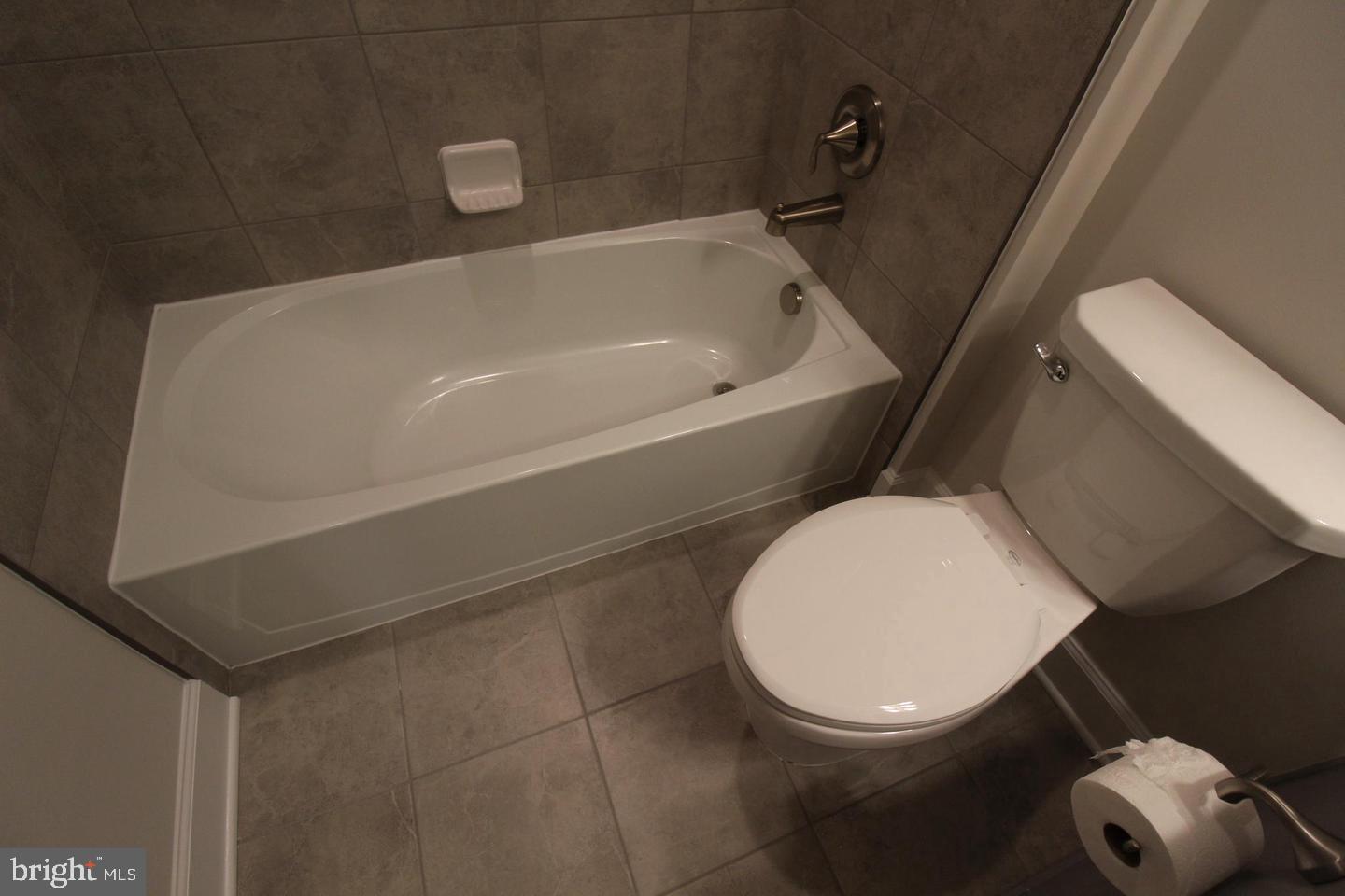 METRO WALK AT MOOREFIELD STATION - Residential Lease