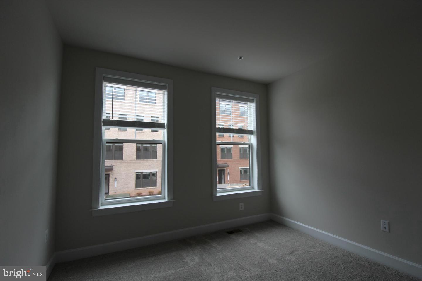 METRO WALK AT MOOREFIELD STATION - Residential Lease