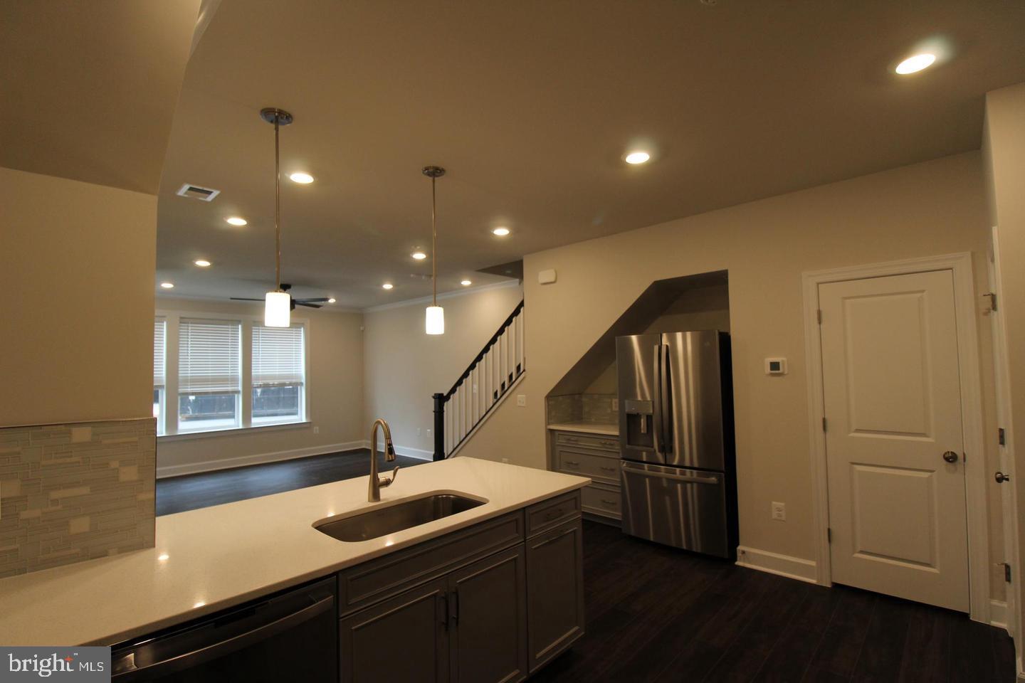 METRO WALK AT MOOREFIELD STATION - Residential Lease