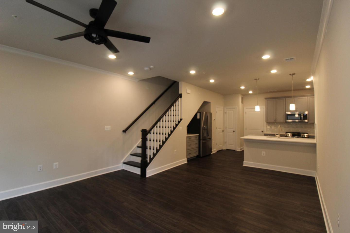 METRO WALK AT MOOREFIELD STATION - Residential Lease