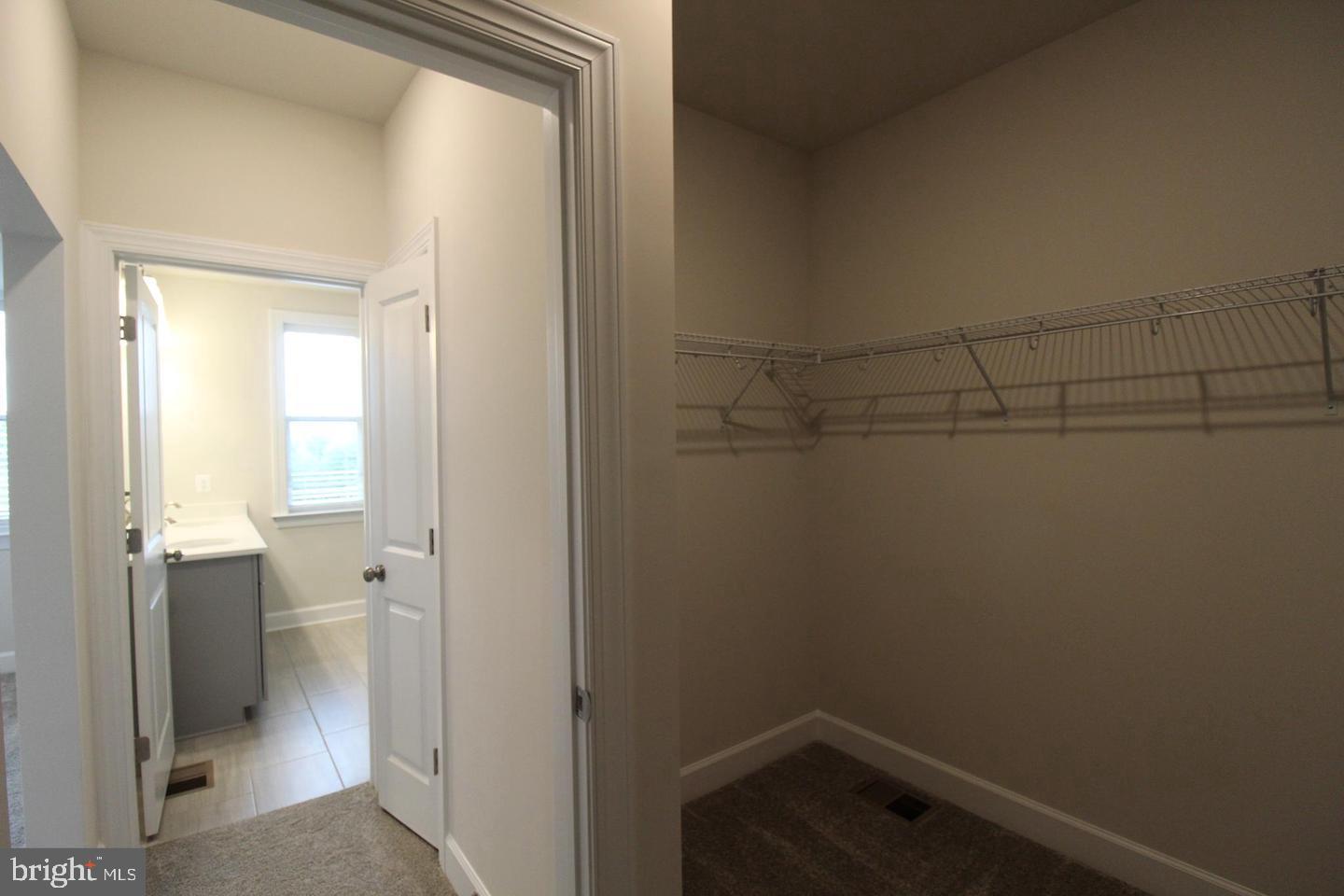 METRO WALK AT MOOREFIELD STATION - Residential Lease