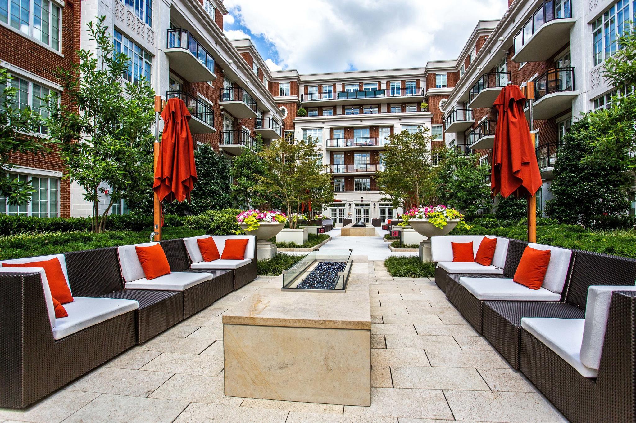 THE SIGNET - Residential