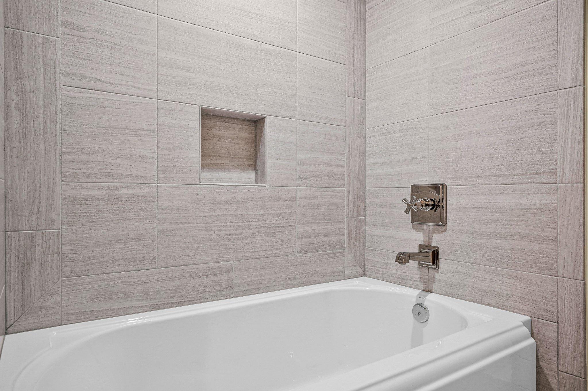 THE SIGNET - Residential