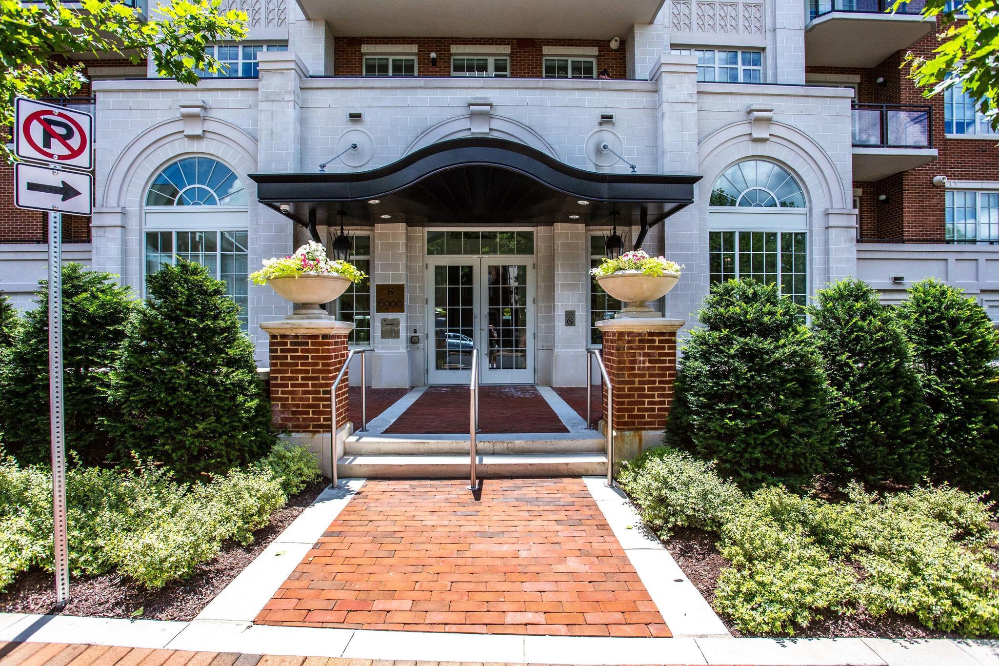 THE SIGNET - Residential