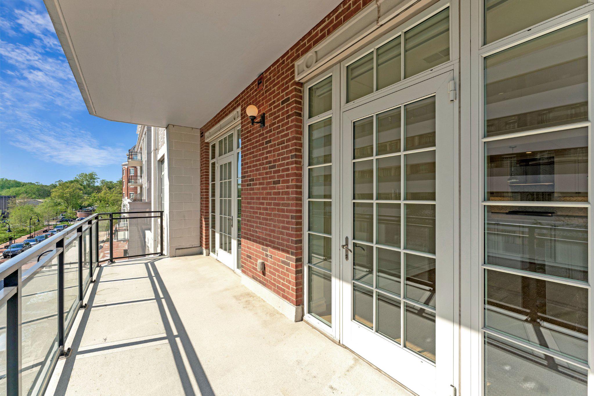 THE SIGNET - Residential