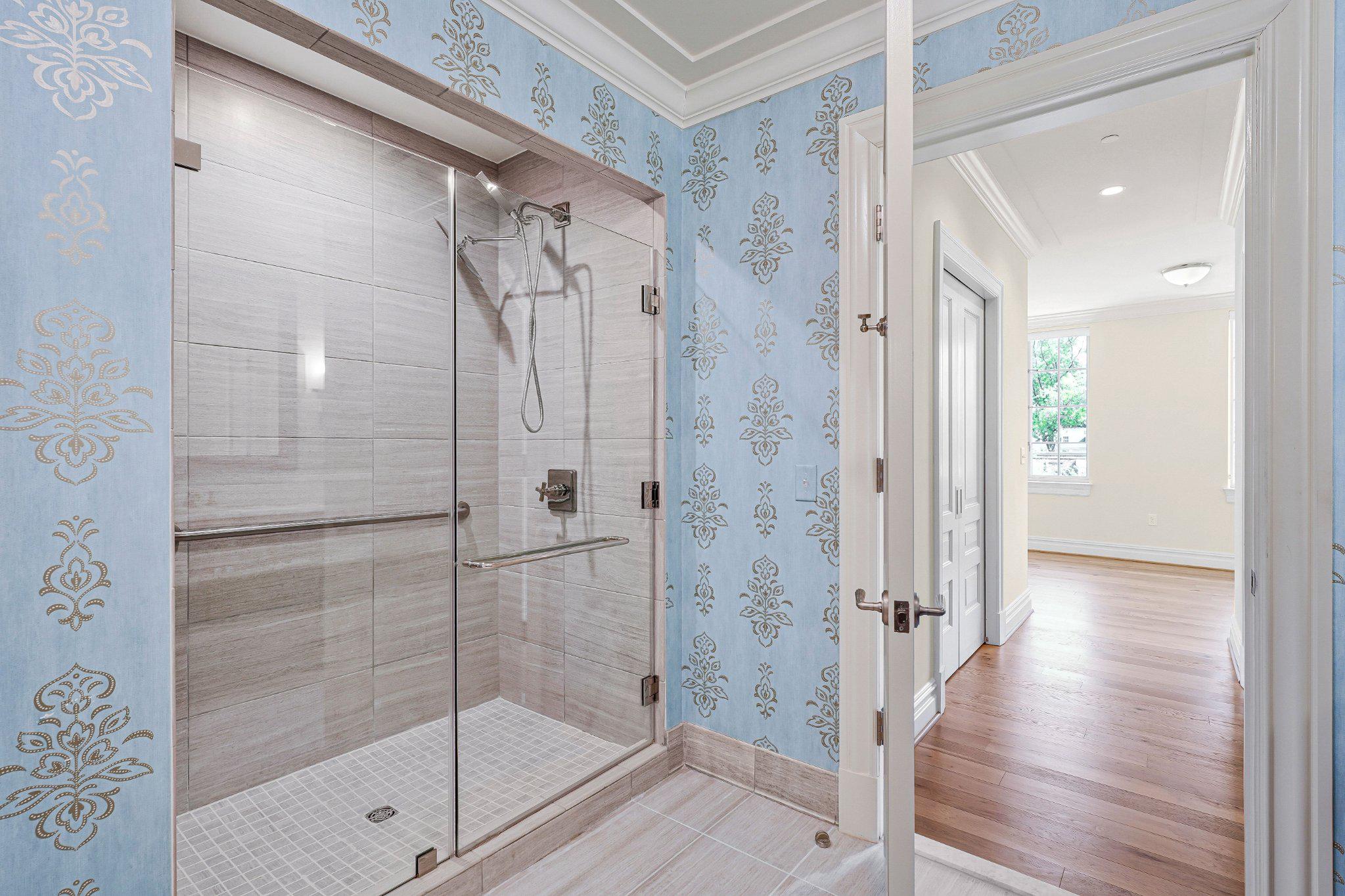 THE SIGNET - Residential