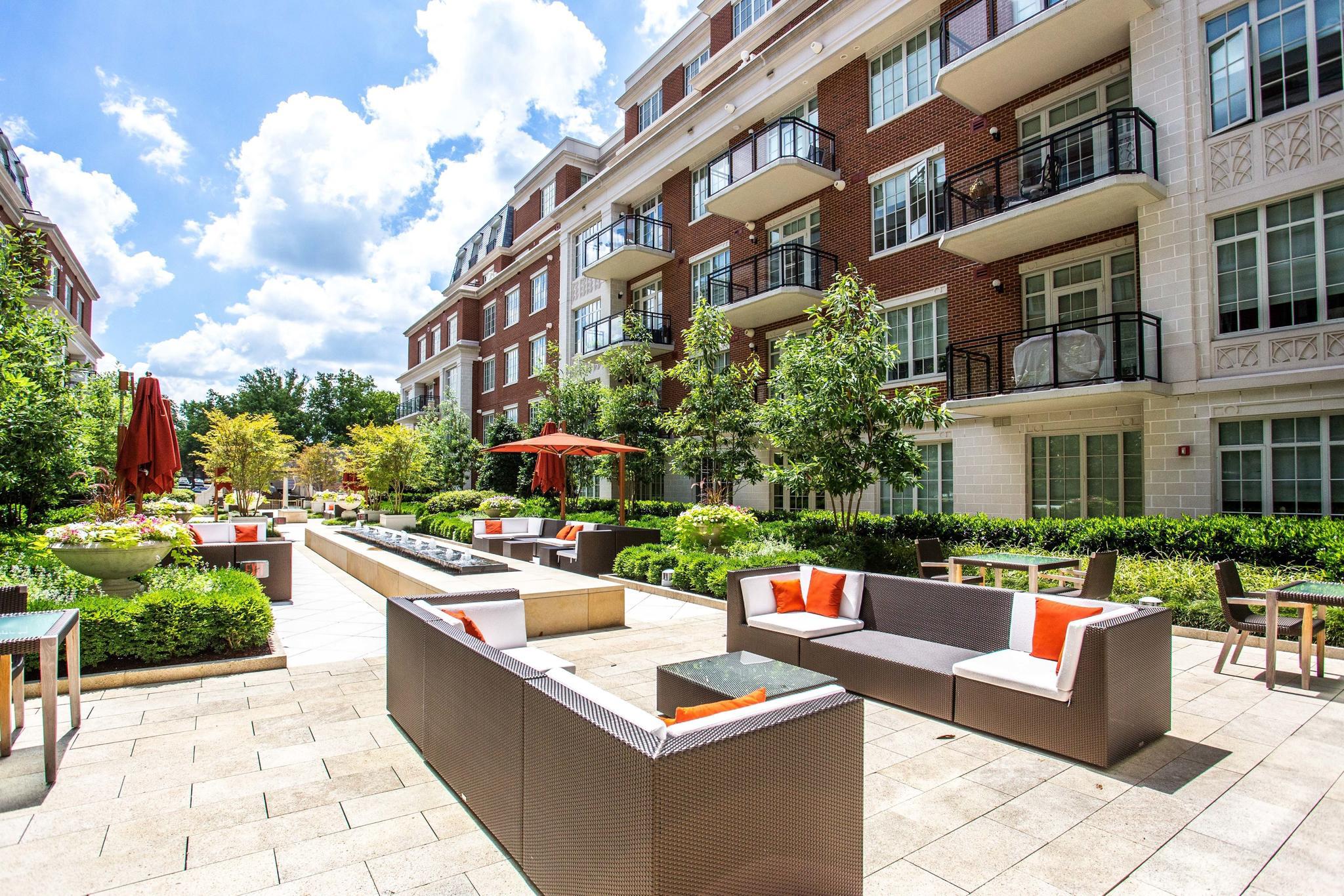 THE SIGNET - Residential