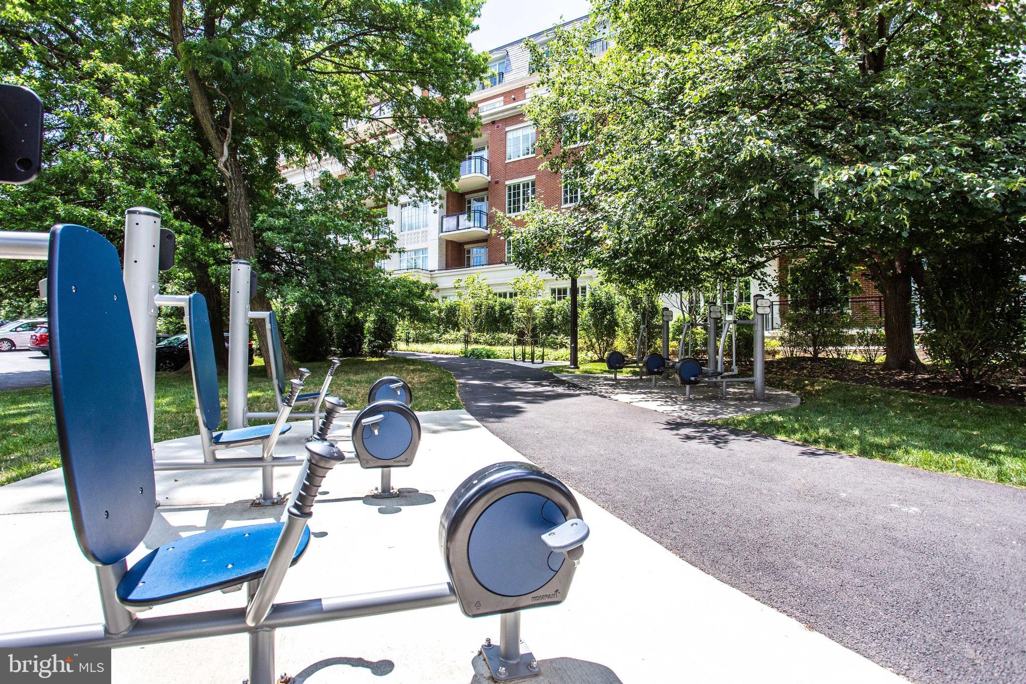 THE SIGNET - Residential