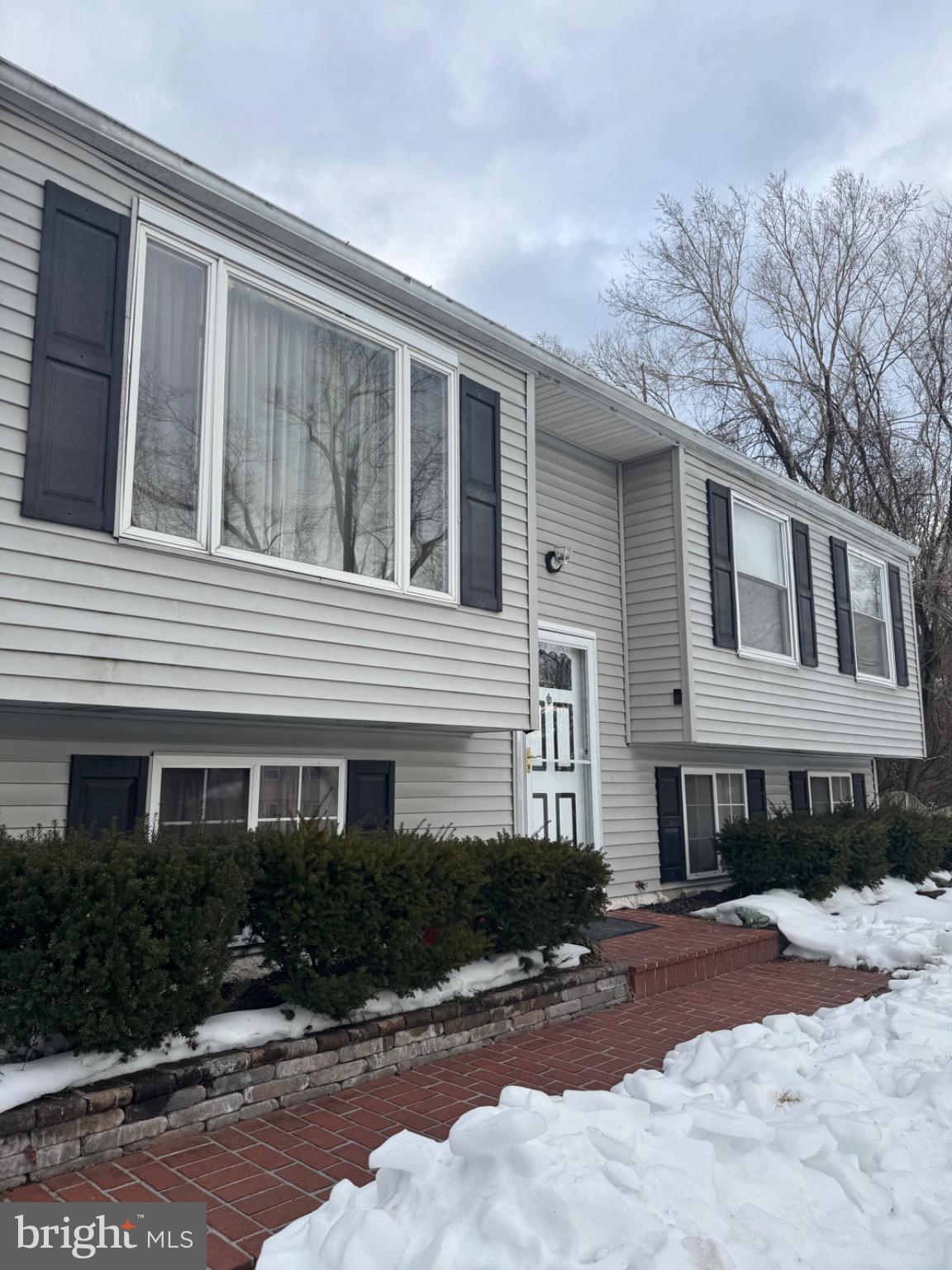 SHANNON SQUARE - Residential